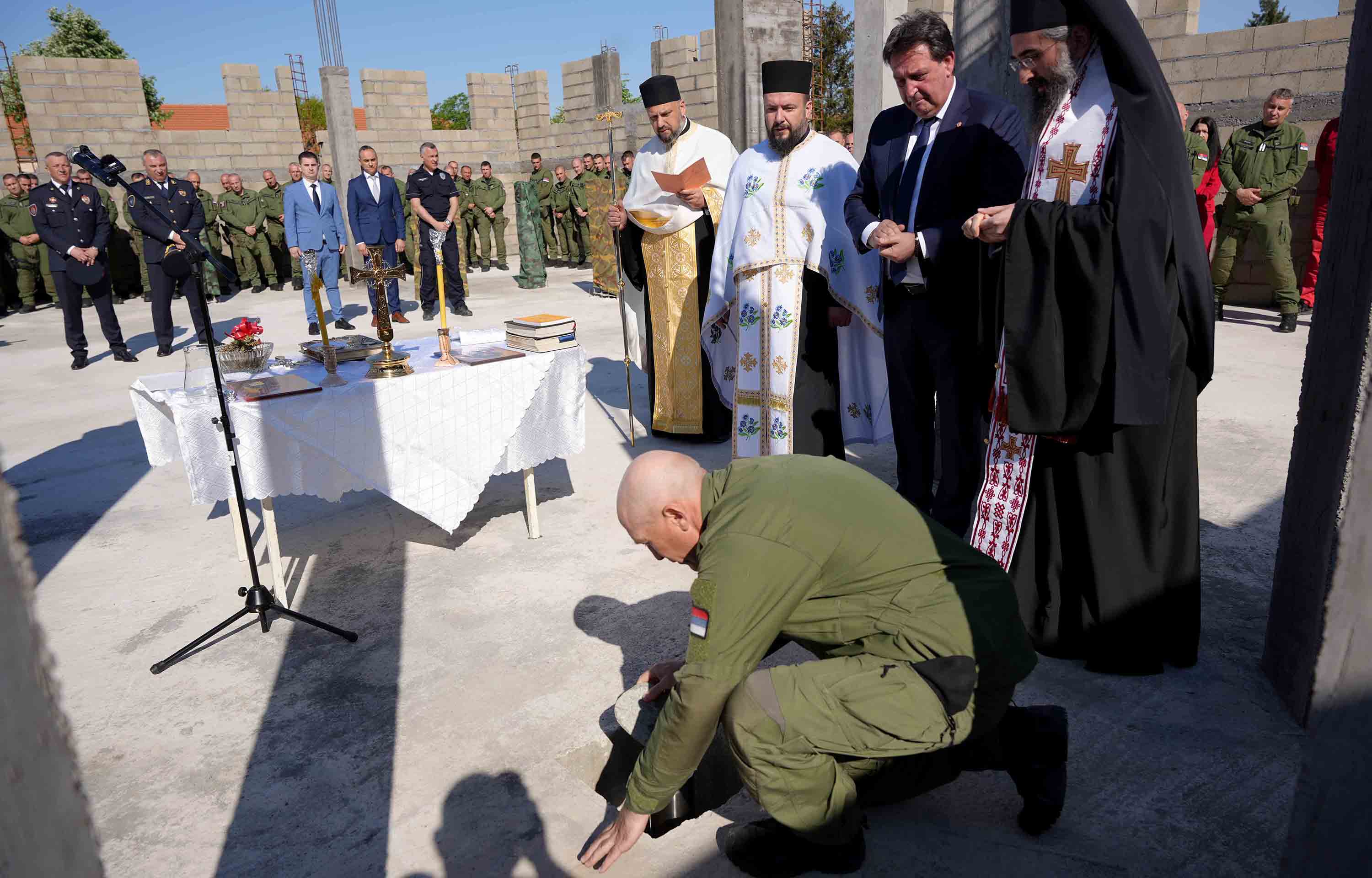 Освећење темеља цркве Свети кнез Лазар и косовски мученици у бази нишког одреда Жандармерије у Алексинцу