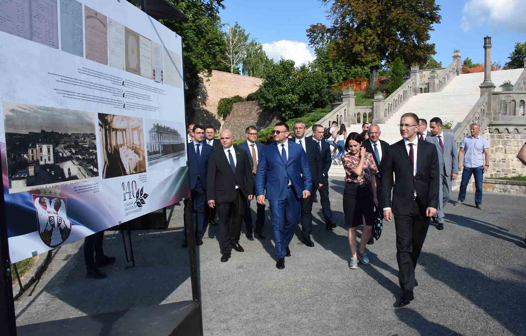 Стефановић и Маринов присуствовали отварању изложбе „140 година дипломатских односа Србије и Бугарске“