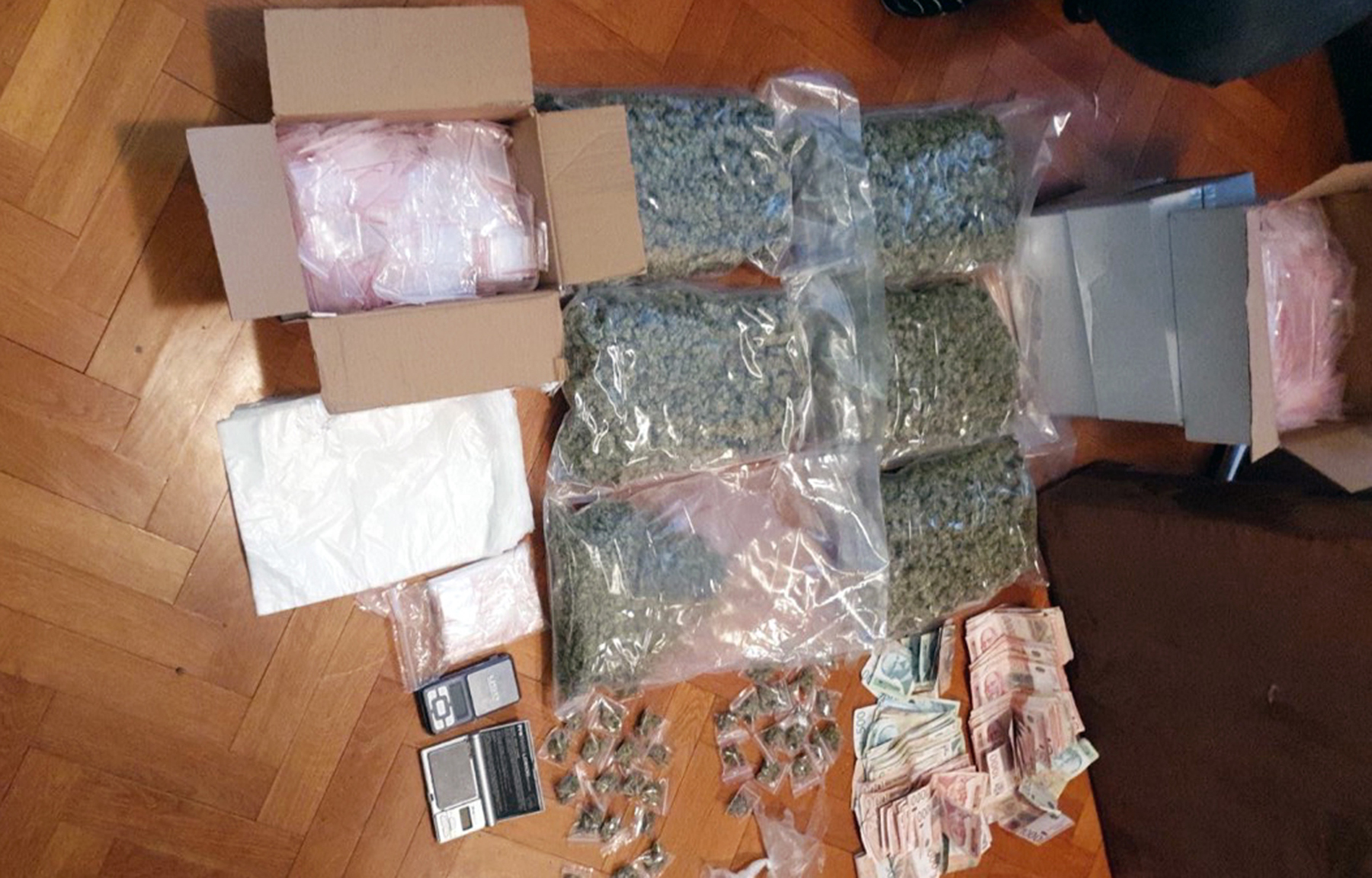  Zaplenjeno 2,7 kilograma marihuane i uhapšen osumnjičeni
