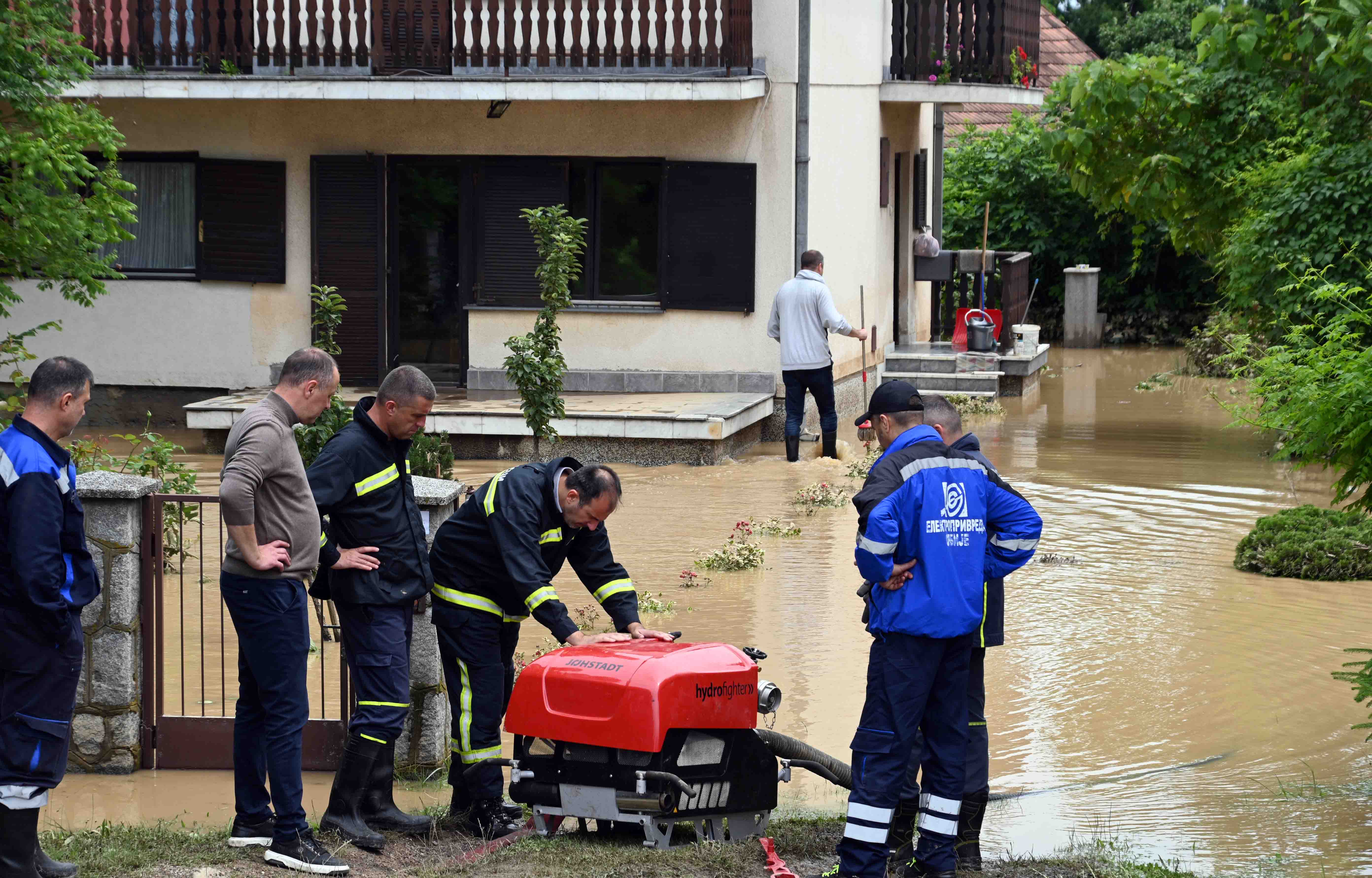Министар унутрашњих послова Братислав Гашић обишао поплављено место Јунковац у општини Лазаревац