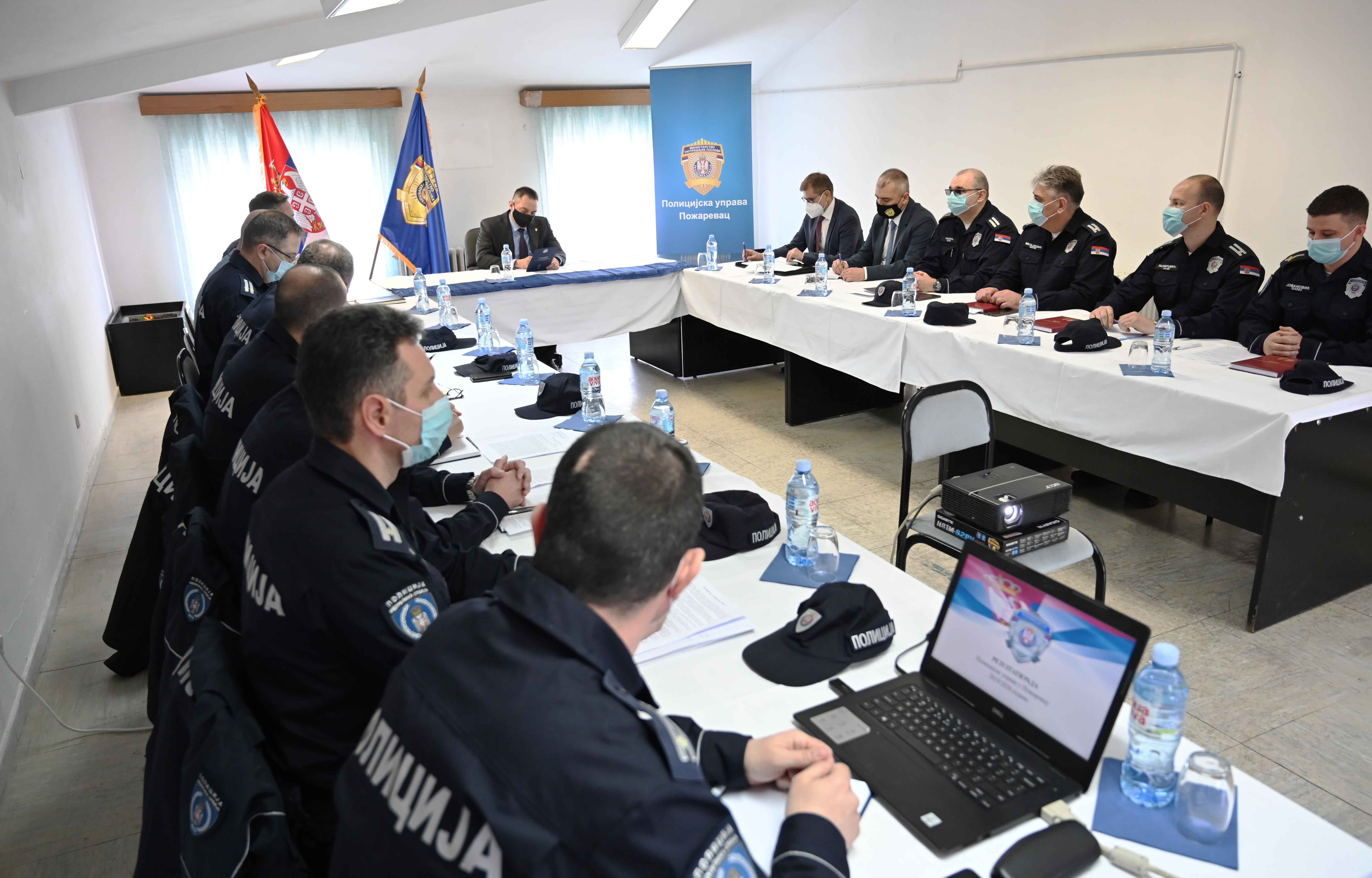 Министар Вулин: Појачан рад полиције на сузбијању илегалне трговине акцизним производима