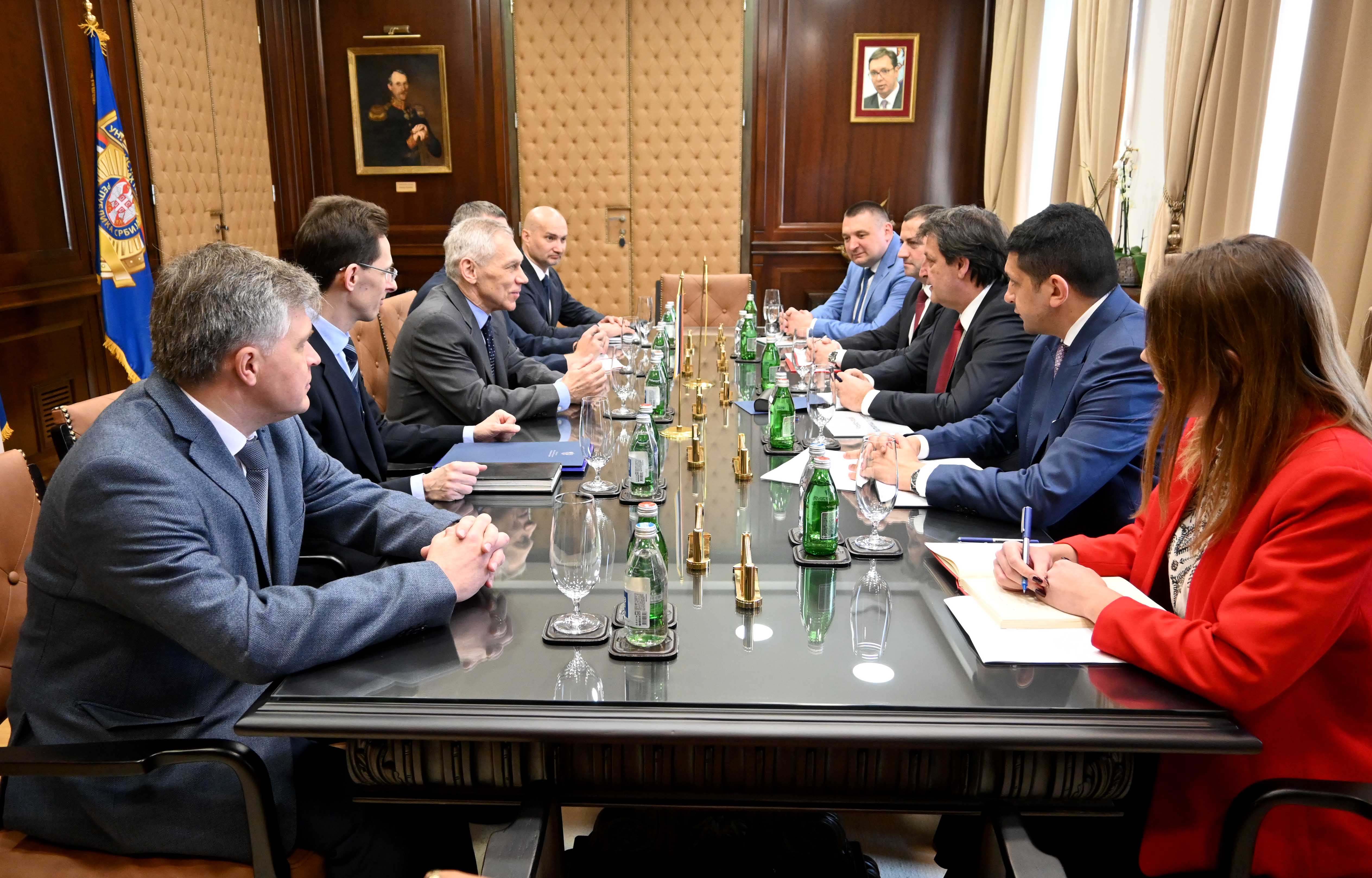 Ministar Gašić se sastao sa ambasadorom Ruske Federacije u Republici Srbiji