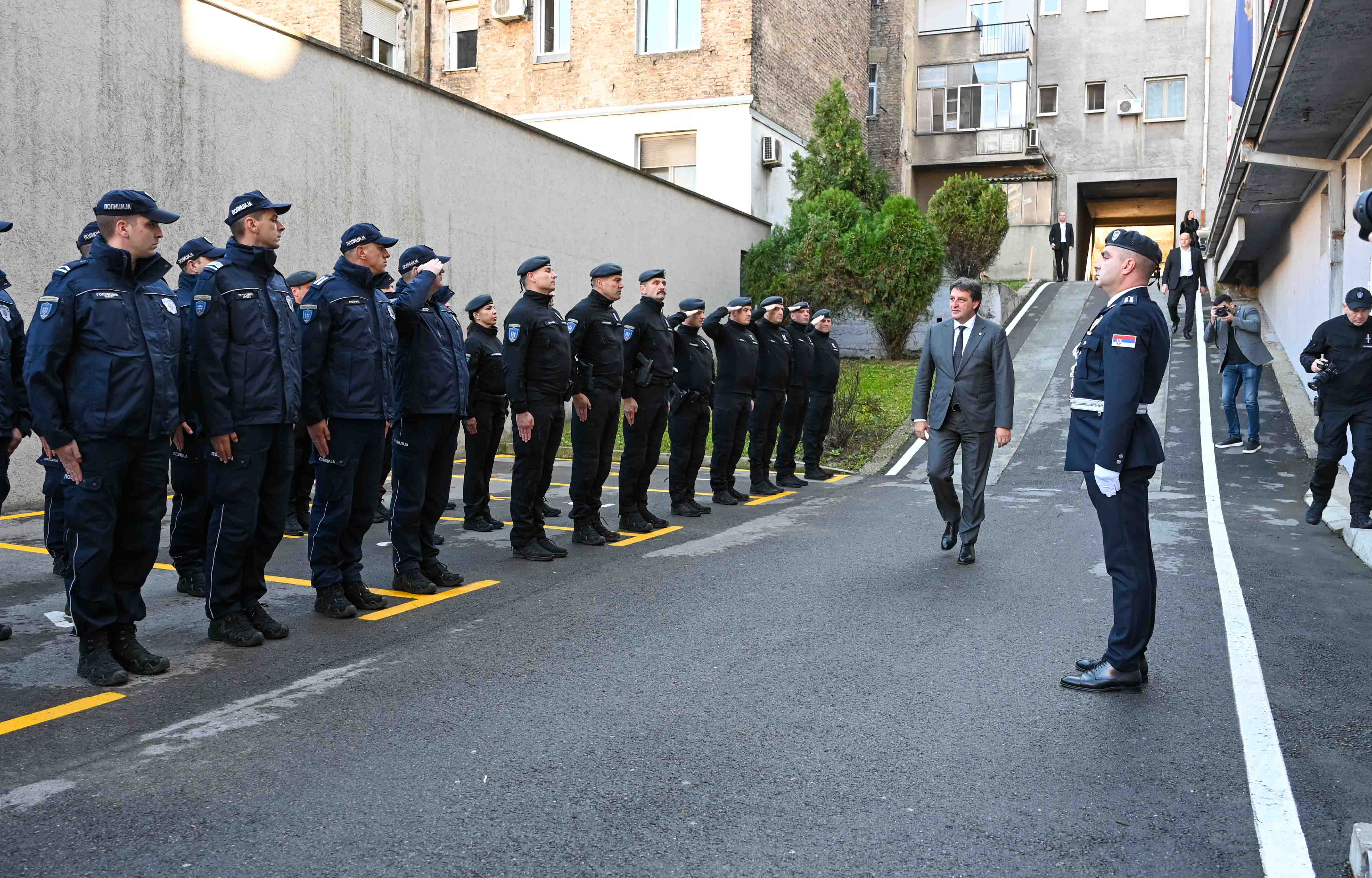 Ministar unutrašnjih poslova Bratislav Gašić obišao pripadnike Jedinice za obezbeđenje određenih ličnosti i objekata