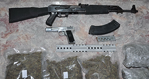 Pretresom stana u Novom Sadu pronađena droga, oružje i novac