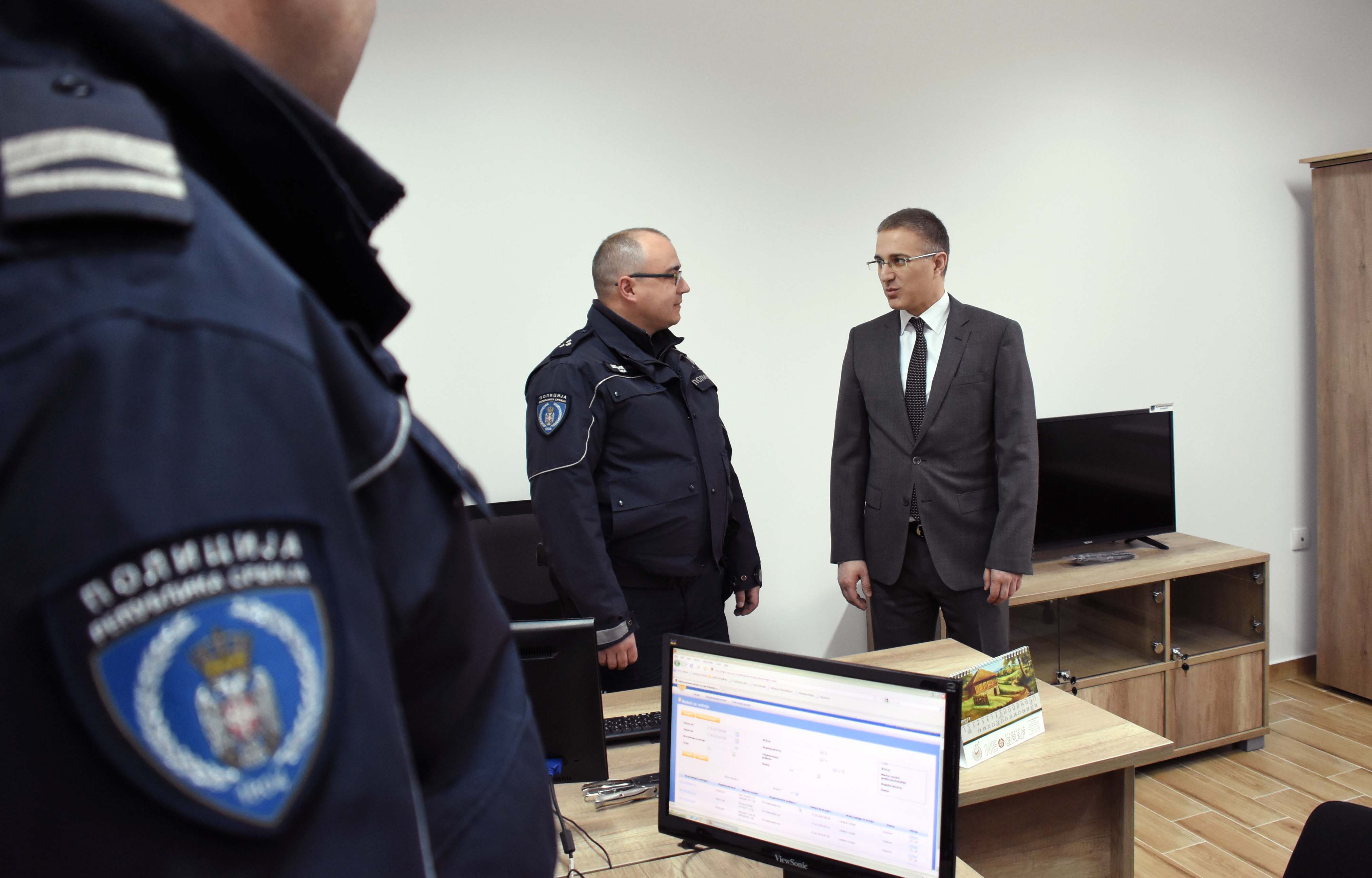 Министар Стефановић отворио нову зграду Полицијске станице у Александровцу