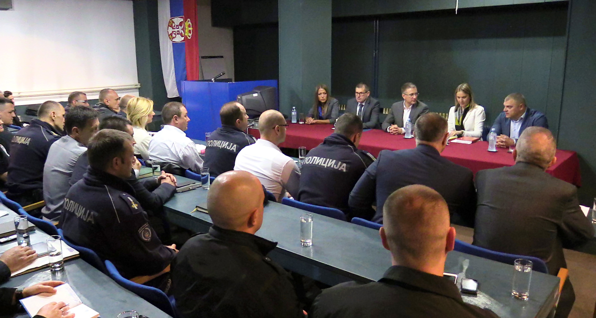 Stefanović: Policajci rešeni da se obračunaju sa svim vidovima kriminala