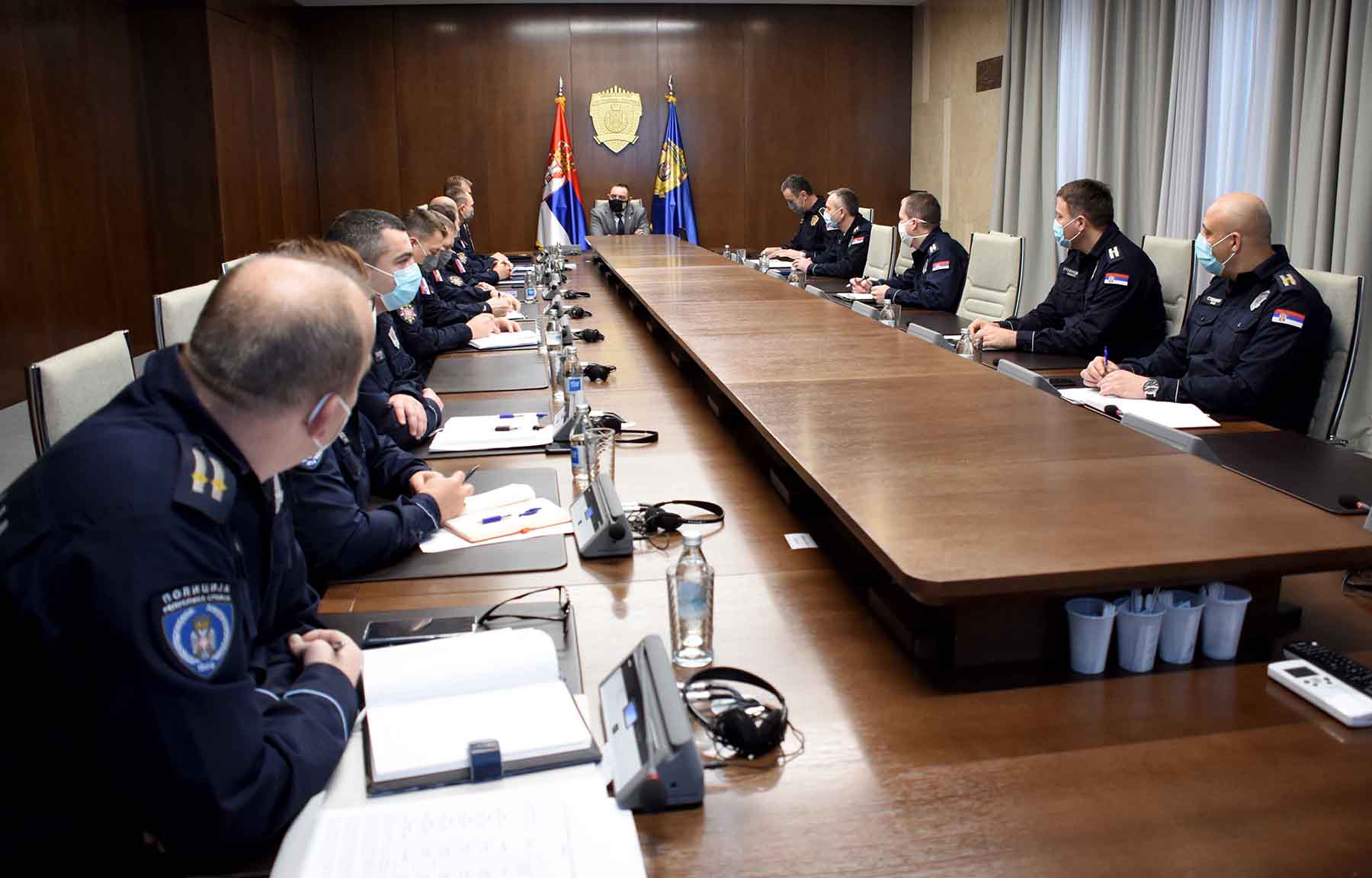 Ministar Vulin se sastao sa rukovodiocima Uprave policije i Interventne jedinice