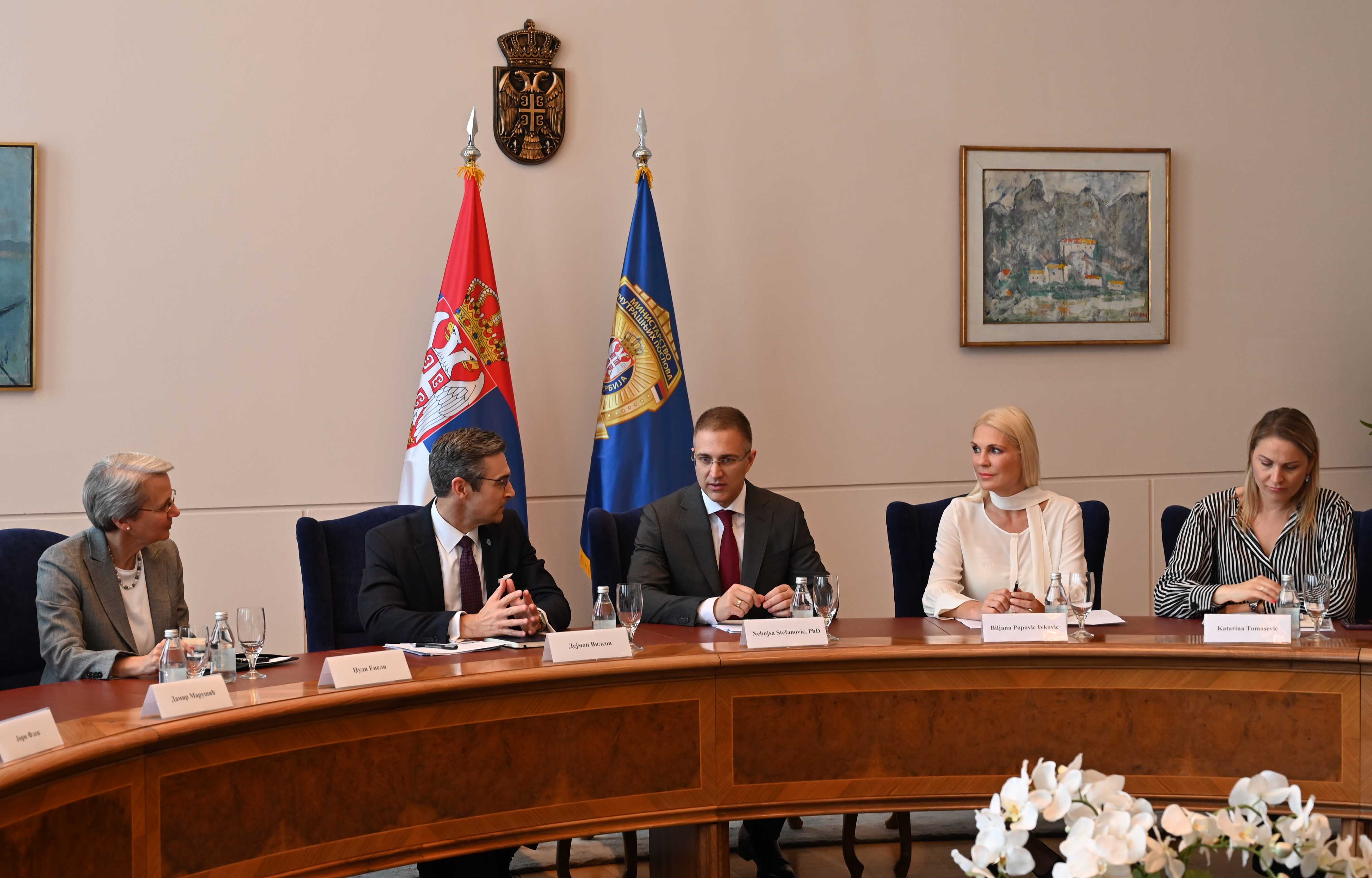Ministar Stefanović razgovarao sa delegacijom Atlantskog saveta o mogućnostima unapređenja odnosa  u okviru sistema bezbednosti