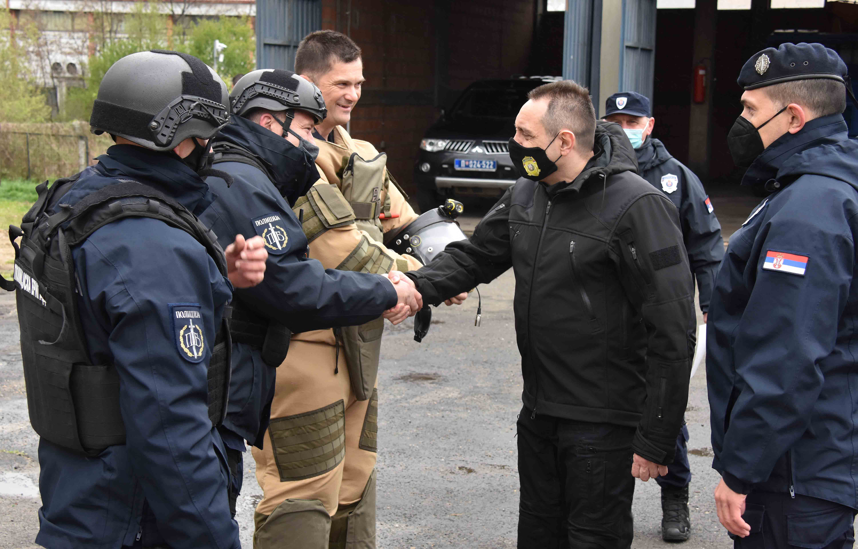Министар Вулин: Припадници Полицијске бригаде деминерске чете, спремни да у сваком тренутку заштите животе и имовину грађана