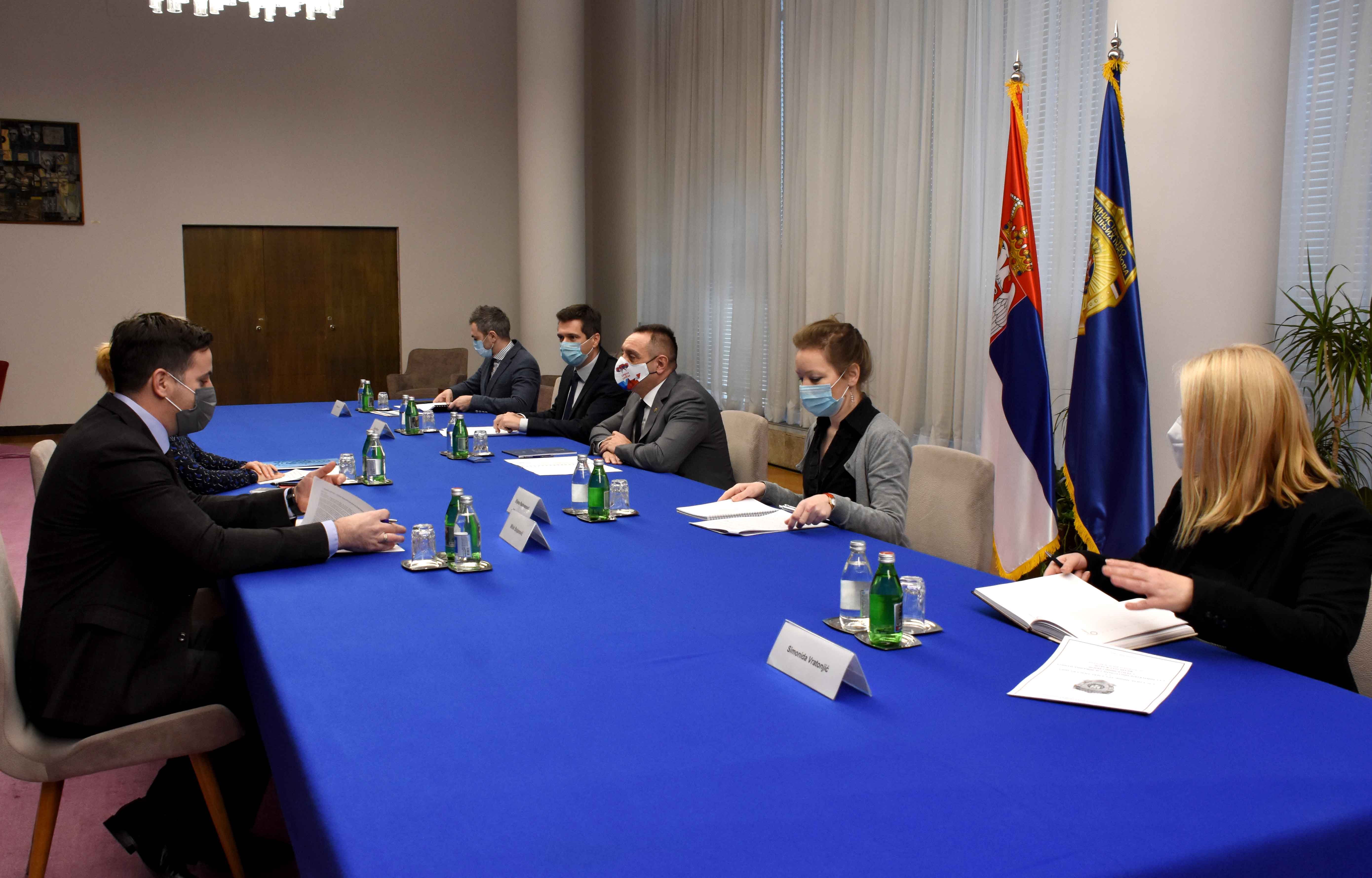 Ministar Vulin razgovarao sa stalnim koordinatorom UN u Srbiji