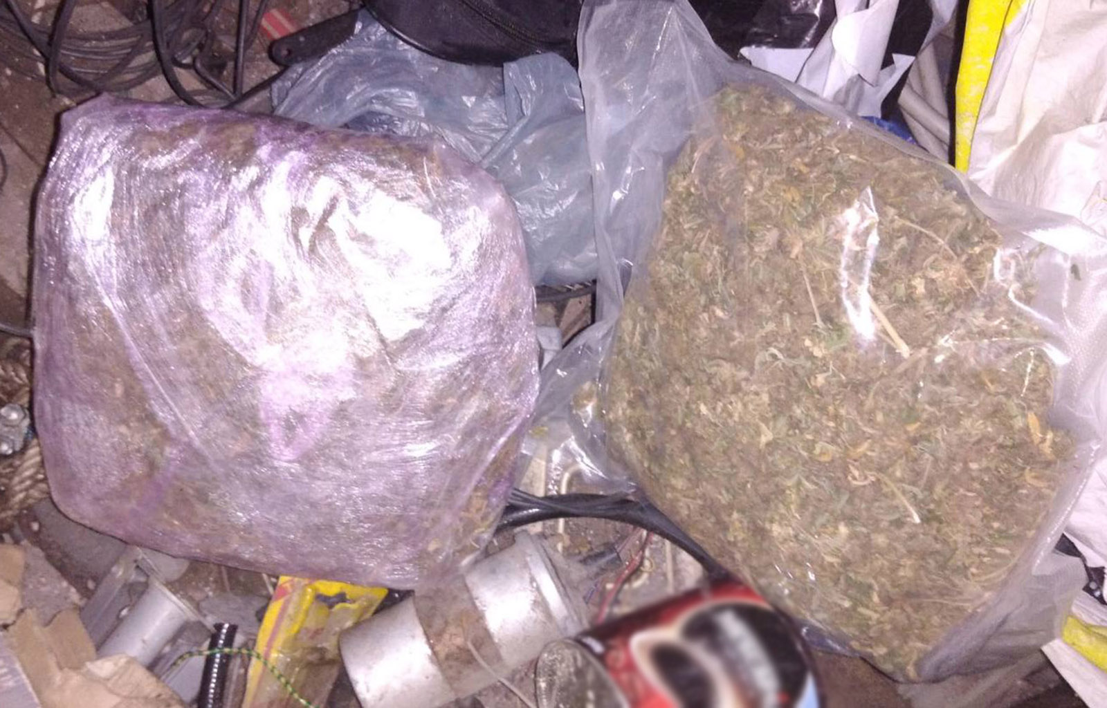 Полиција запленила око 1,8 килограма марихуане, више од 1,5 килограма амфетамина и ухапсила пет особа