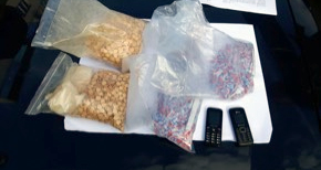 Zaplenjeno oko 10.000 tableta sintetičke droge ekstazi i uhapšene dve osobe