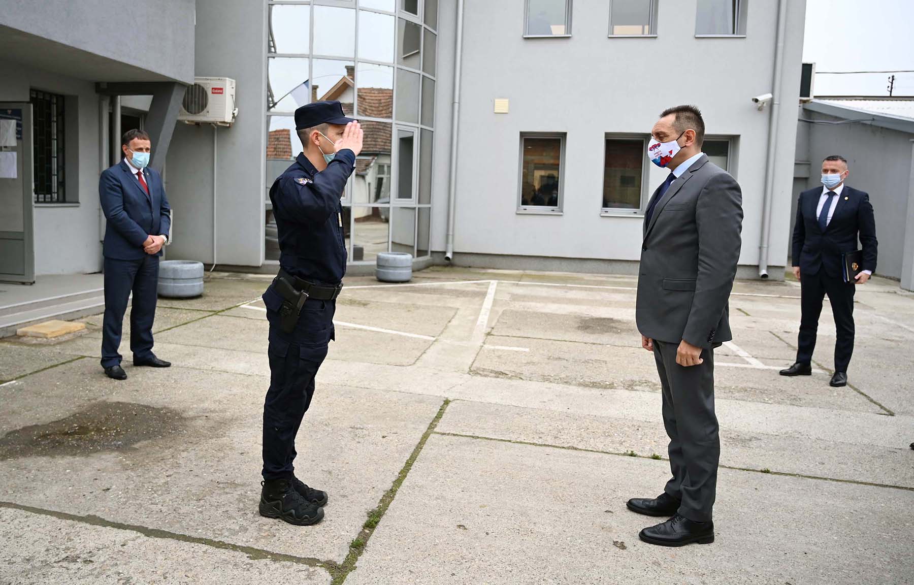 Ministar Vulin održao kolegijum sa načelnikom Policijske uprave Novi Sad i načelnicima policijskih stanica