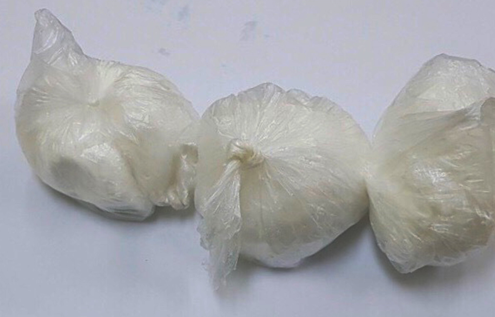 Полиција је претресом возила осумњиченог пронашла 324 грама амфетамина и 102 таблете МДМА