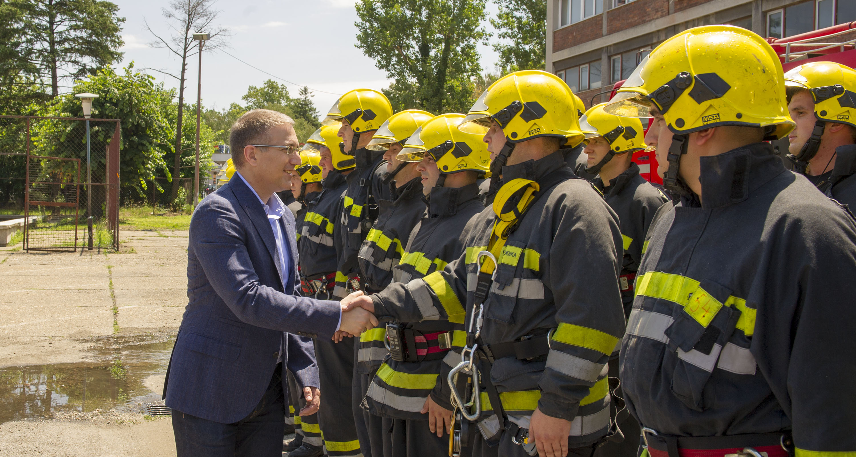 Stefanović: Ove godine nova vozila i radne i zaštitne uniforme za vatrogasce