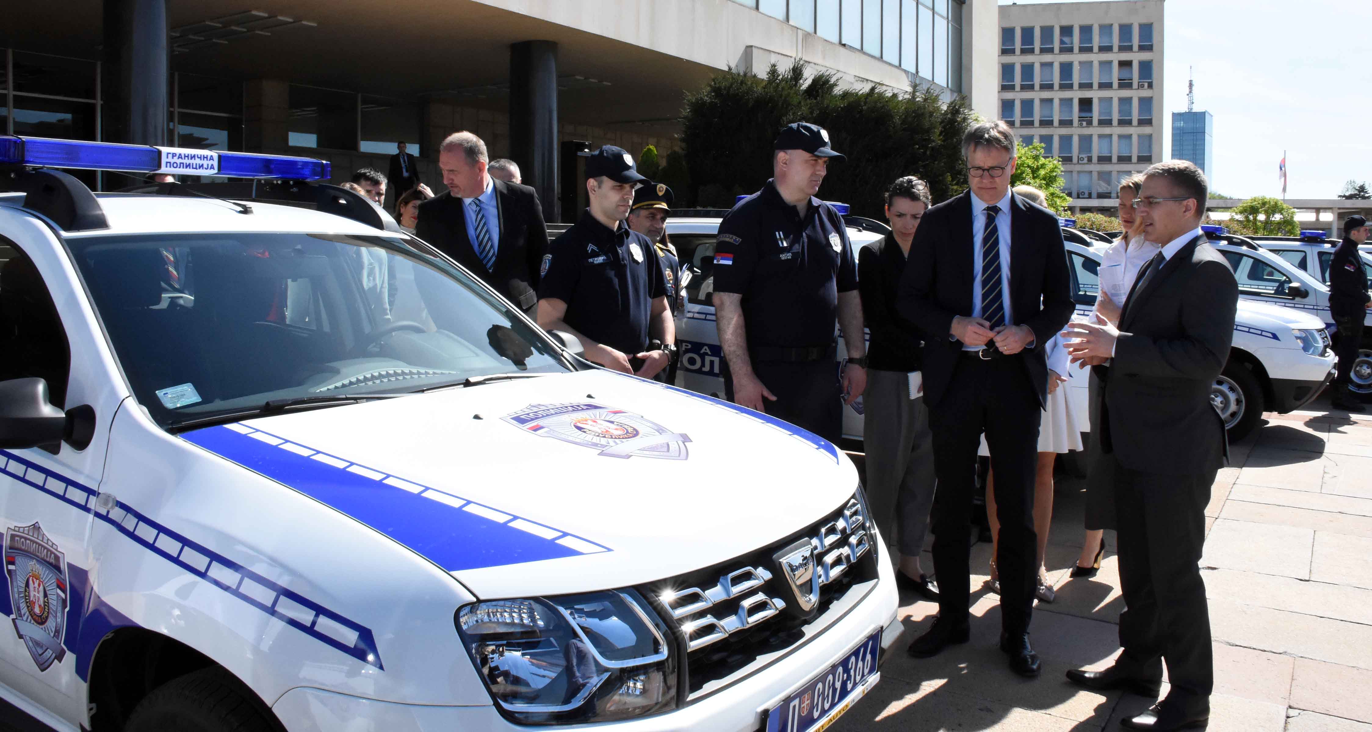  Немачко Савезно министарство унутрашњих послова донирало Управи граничне полиције 20 теренских возила