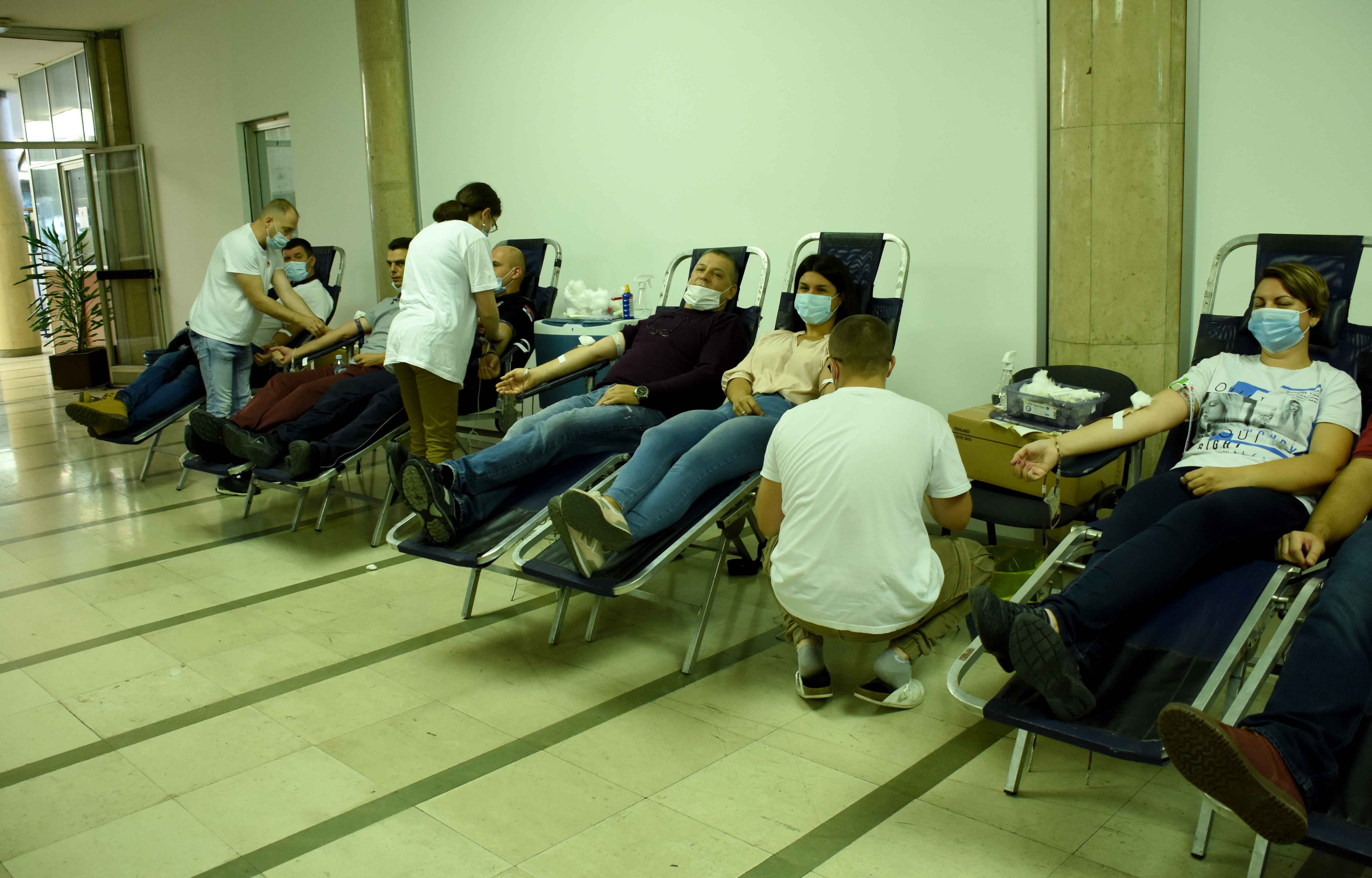 У акцији добровољног давања крви сакупљене 153 јединице 