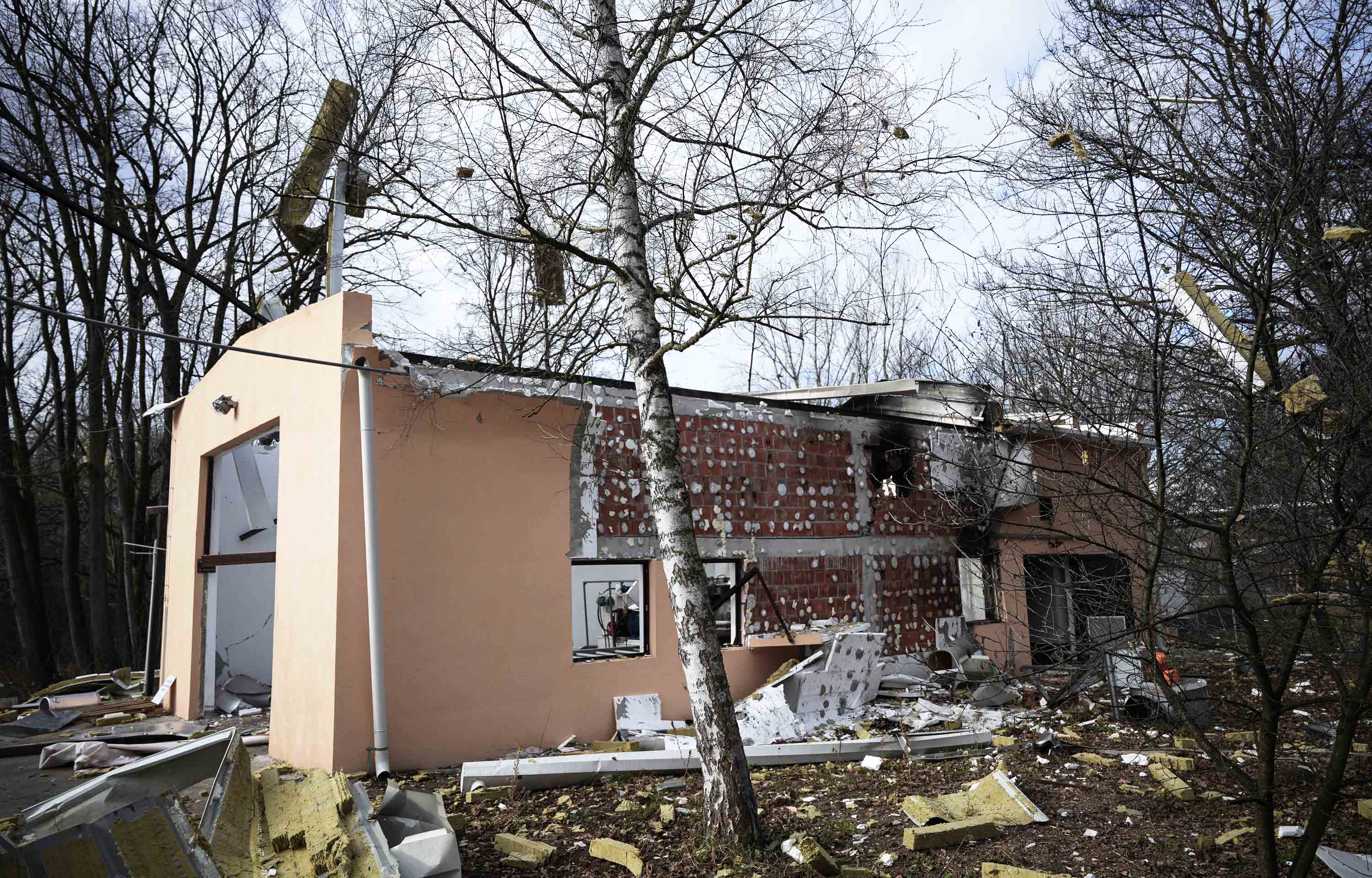 Министар Гашић обишао фабрику „Трајал“ у Крушевцу: МУП ради на утврђивању узрока трагедије