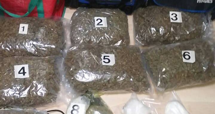 Zaplenjeno oko 7 kg marihuane i 950 grama amfetamina i uhapšene tri osumnjičene osobe 