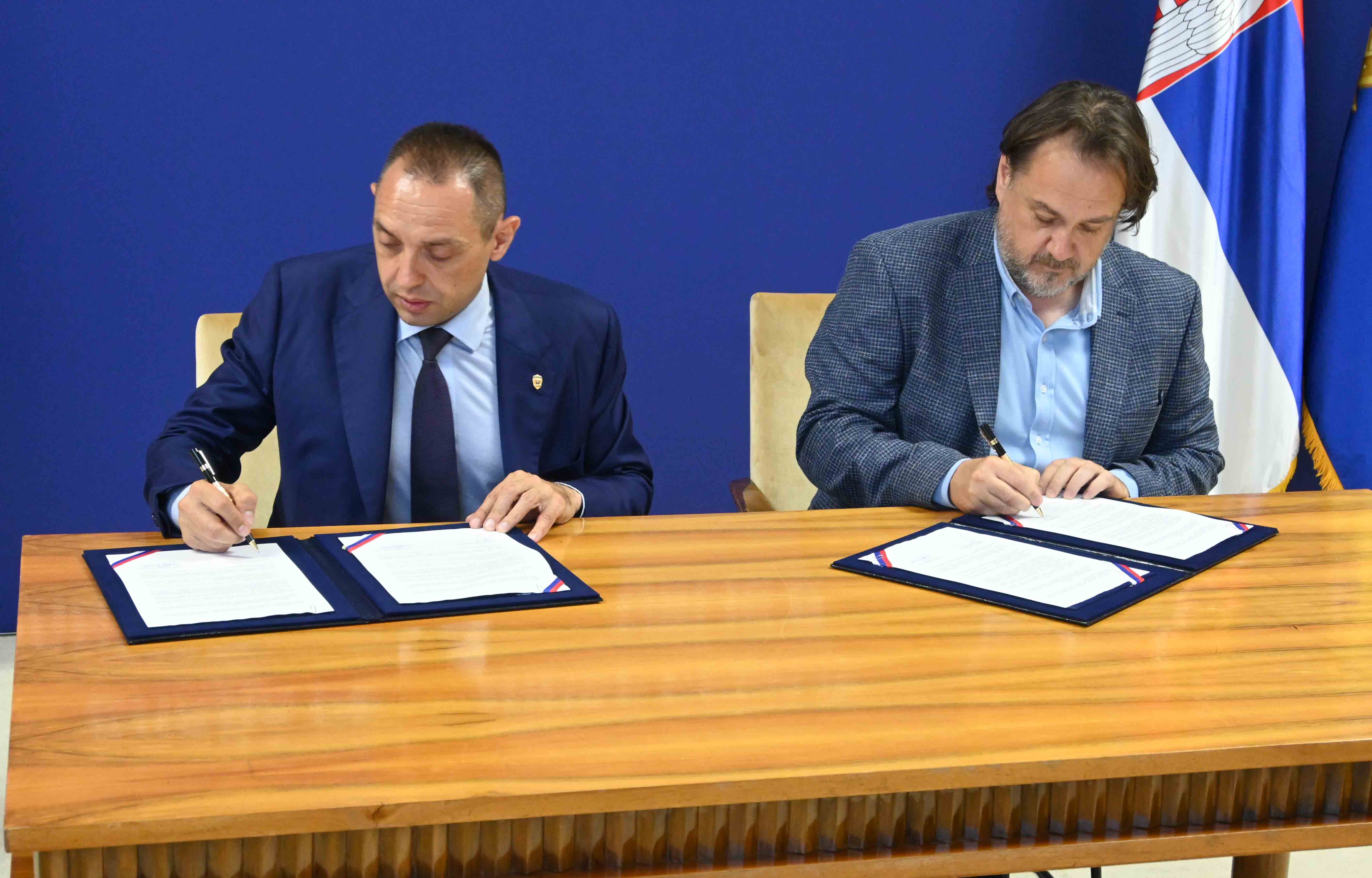 Ministar Aleksandar Vulin potpisao je sporazume o saradnji sa predstavnicima sportskih saveza