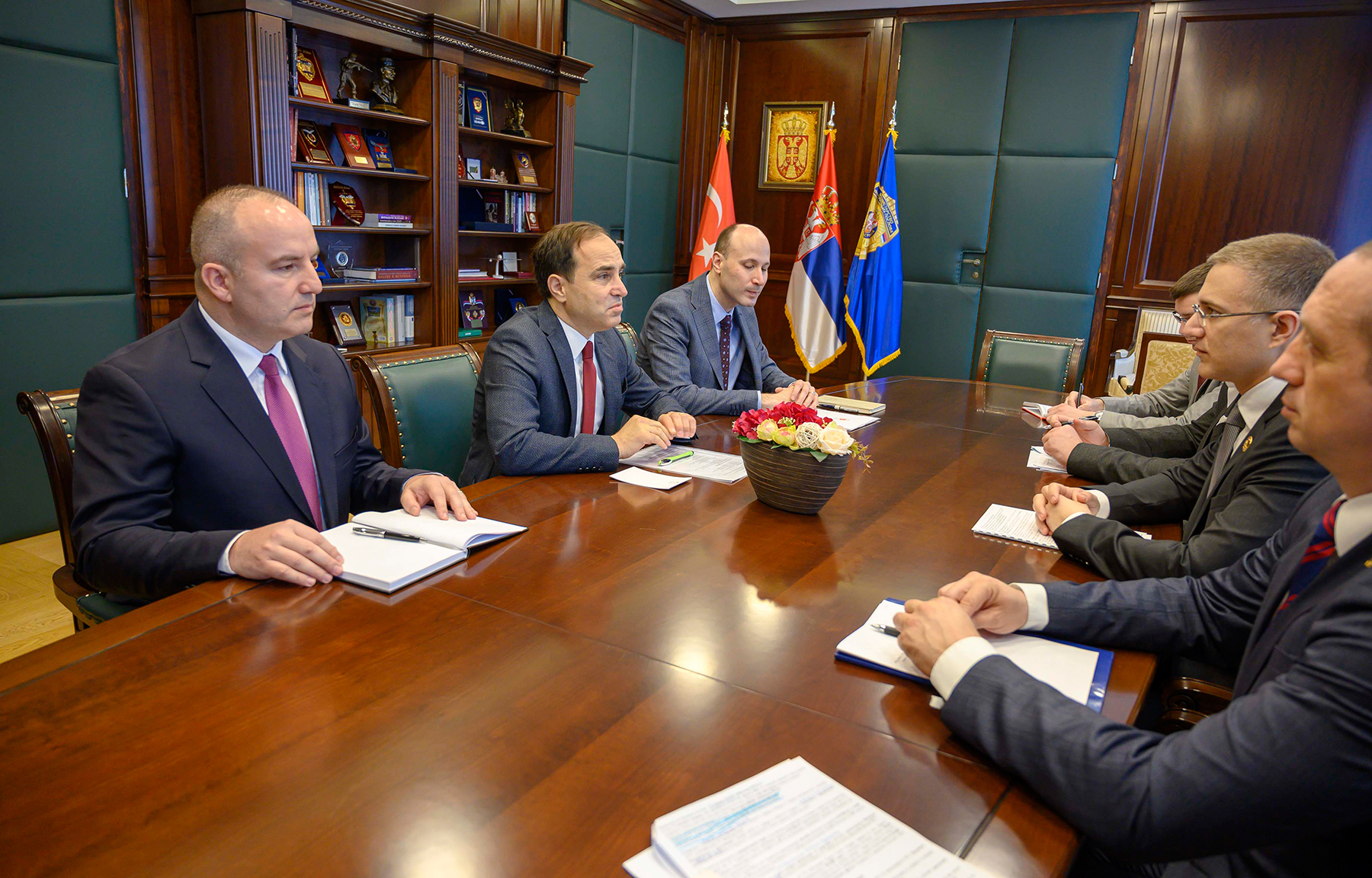 Stefanović razgovarao sa ambasadorom Republike Turske o nastavku saradnje policija dveju zemalјa