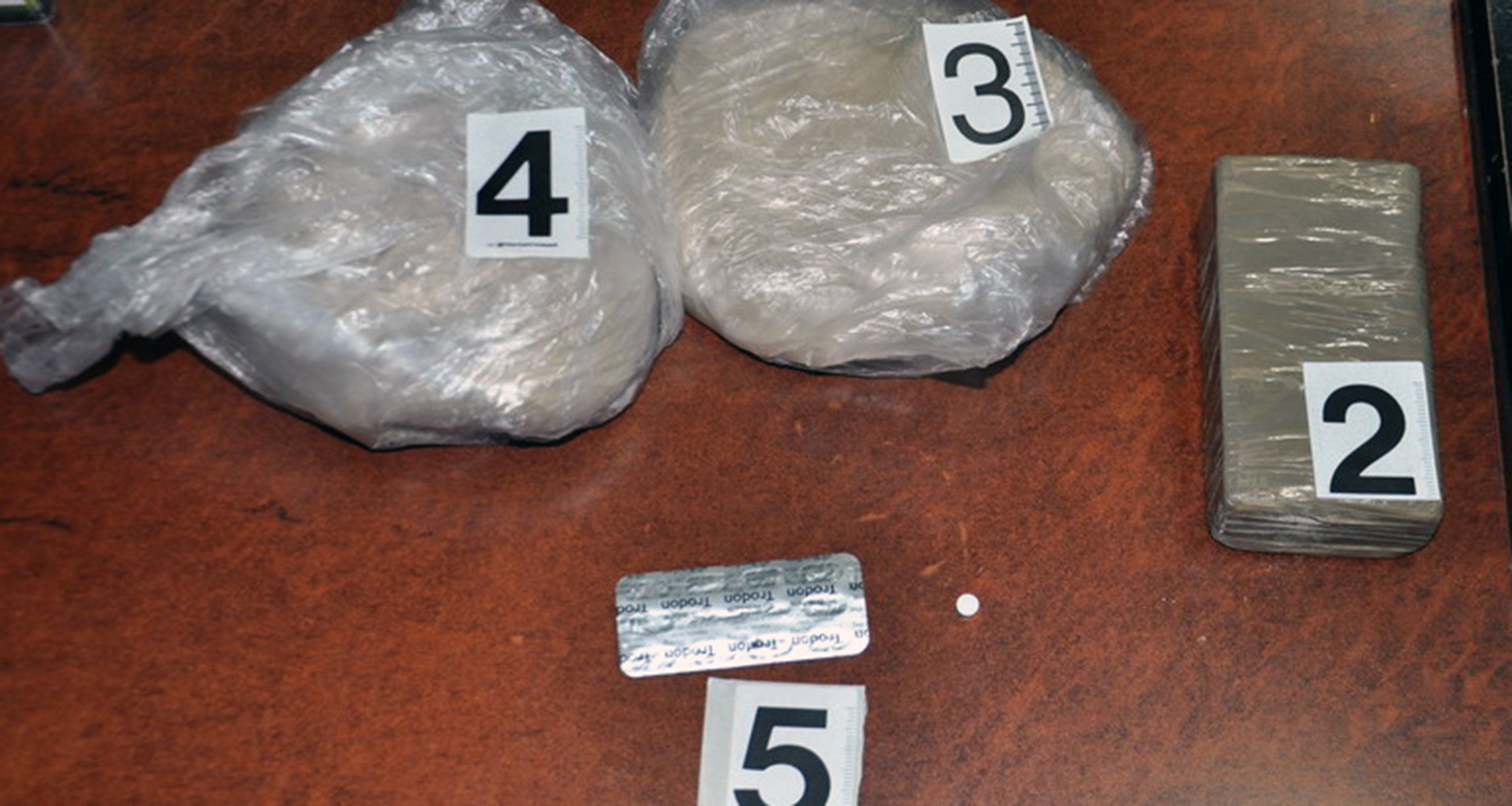 Policija pronašla 1,4 kilograma heroina u automobilu osumnjičenog