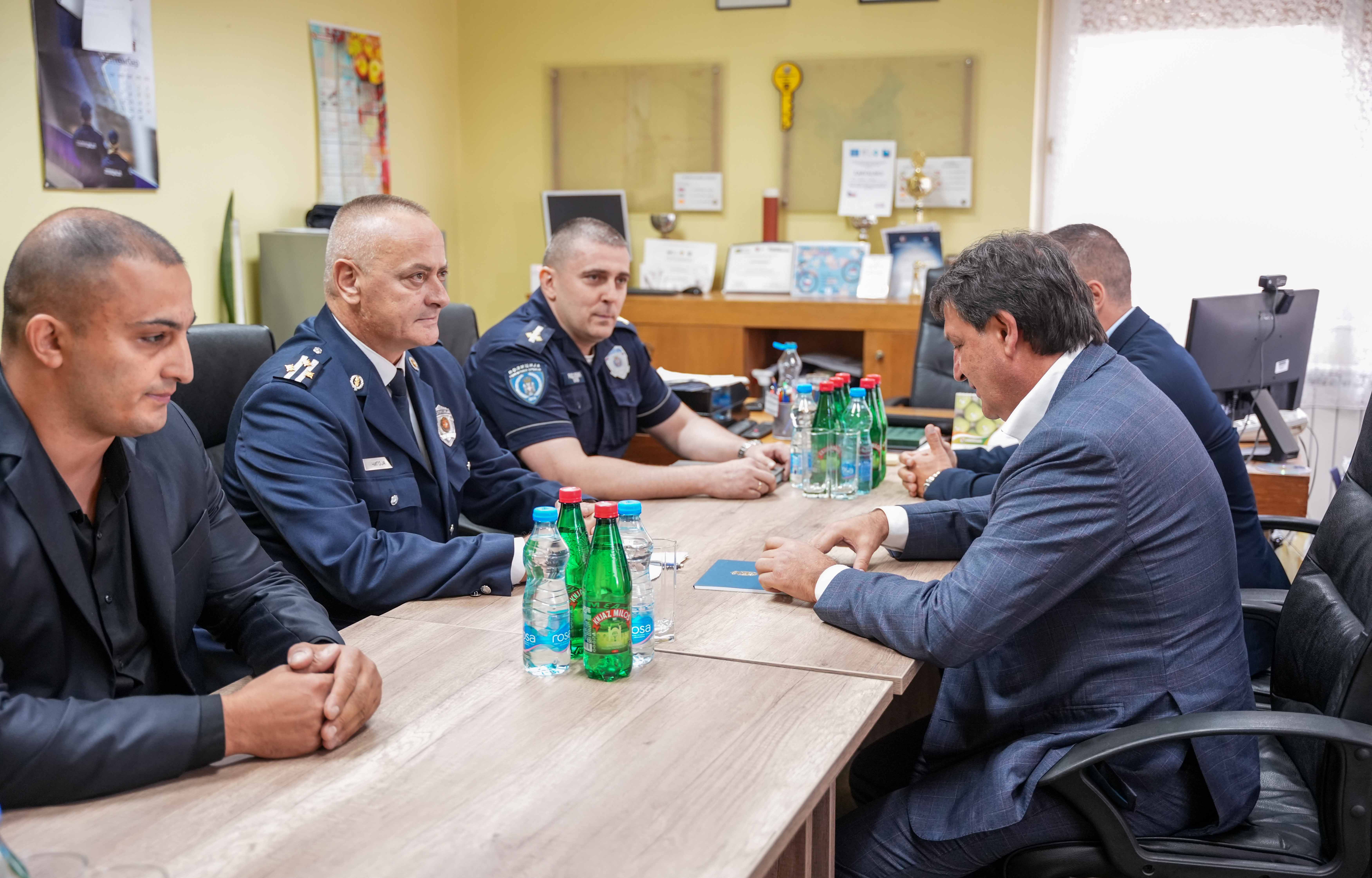 Министар унутрашњих послова Братислав Гашић посетио Полицијску станицу у Белој Цркви