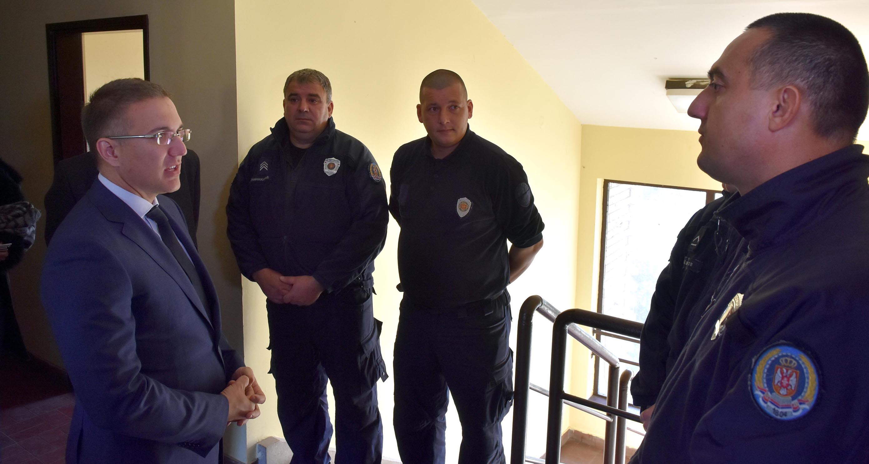 Стефановић: До краја године сви припадници Управе граничне полиције у новим униформама