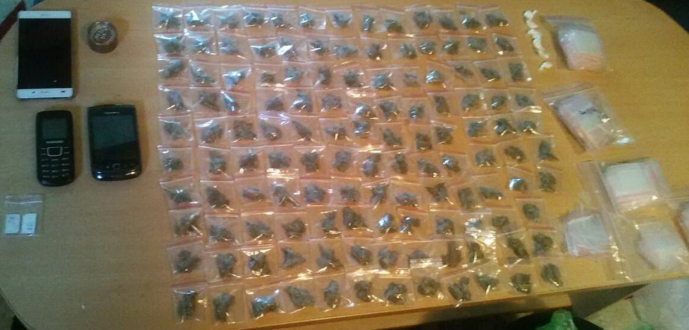 Zaplenjeno 129 paketića marihuane
