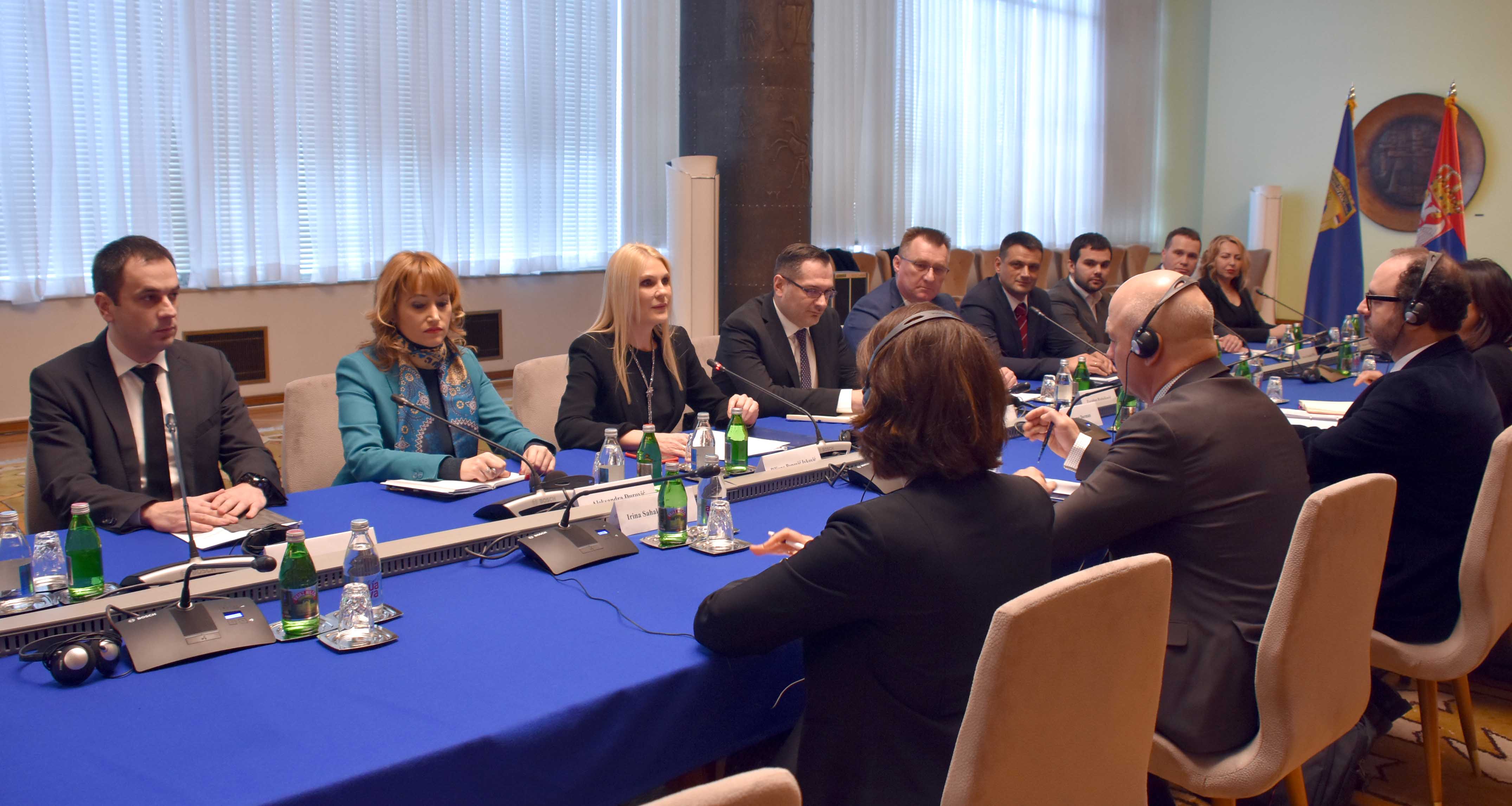 Државни секретар МУП-а Биљана Поповић Ивковић разговарала је са комесаром за људска права СЕ Нилсом Муижниексом