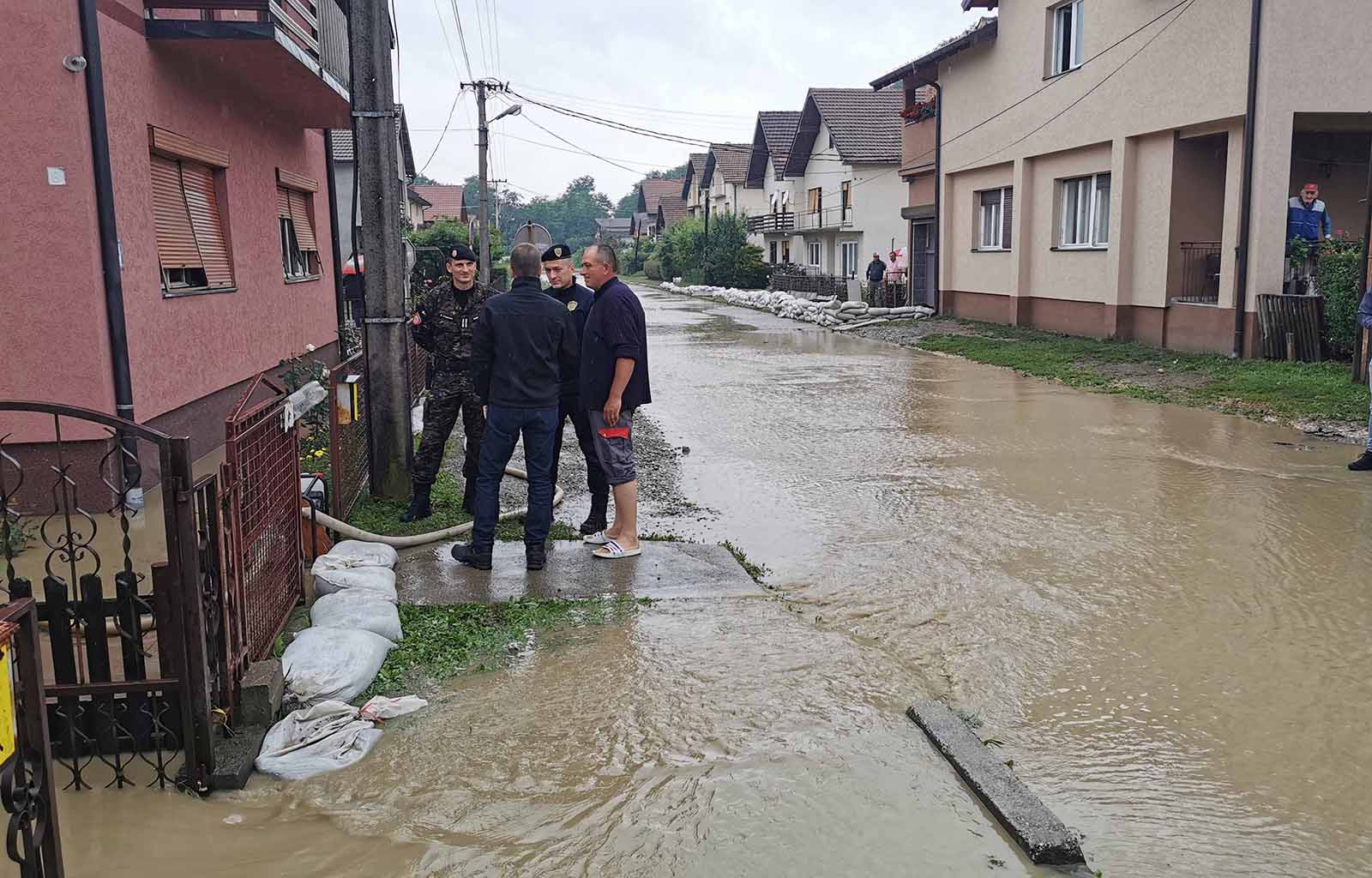Стефановић: Држава je уз становништво у свим општинама угроженим поплавама