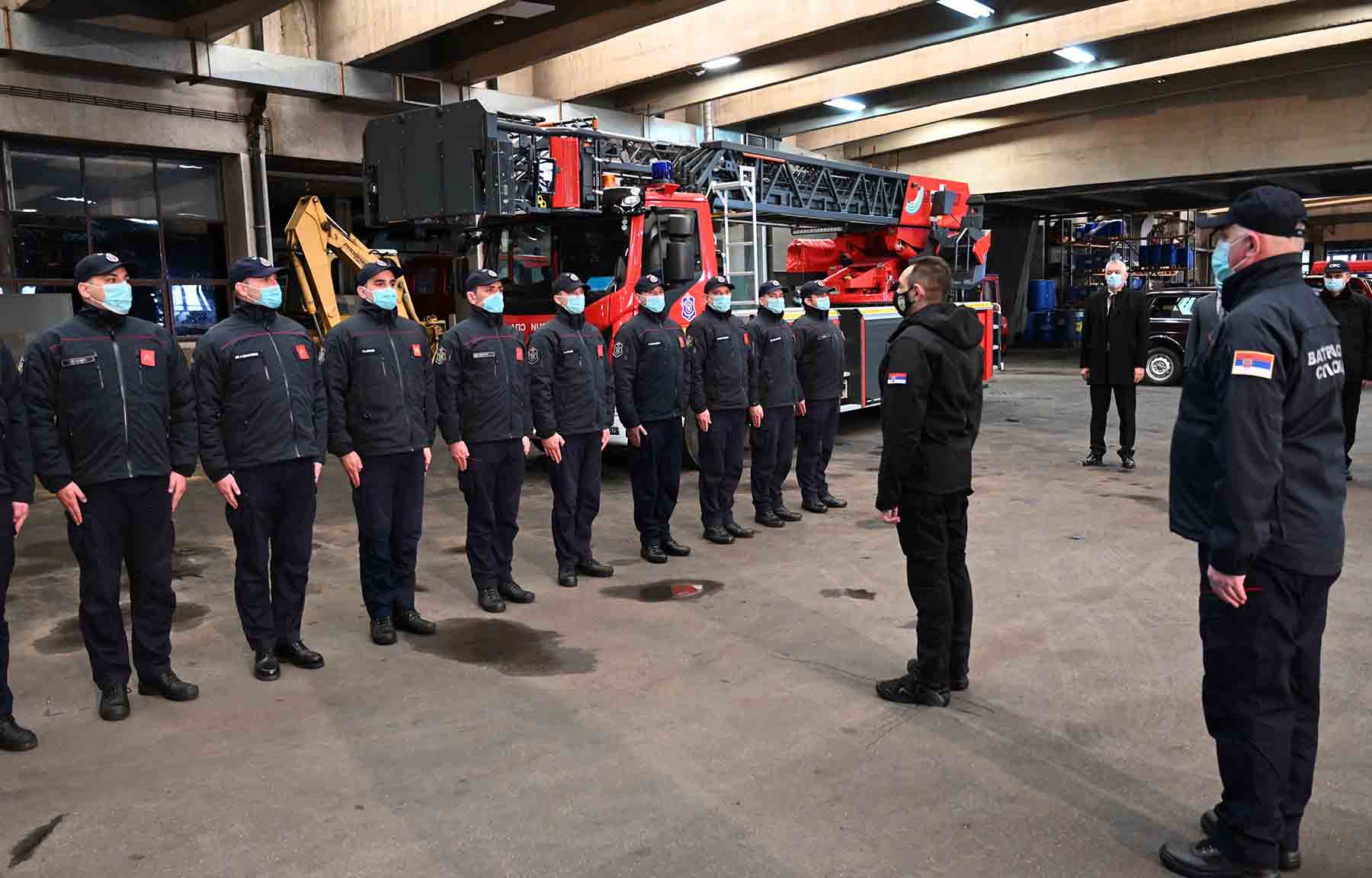 Ministar Vulin apelovao na građane da pomognu vatrogascima odgovornim ponašanjem