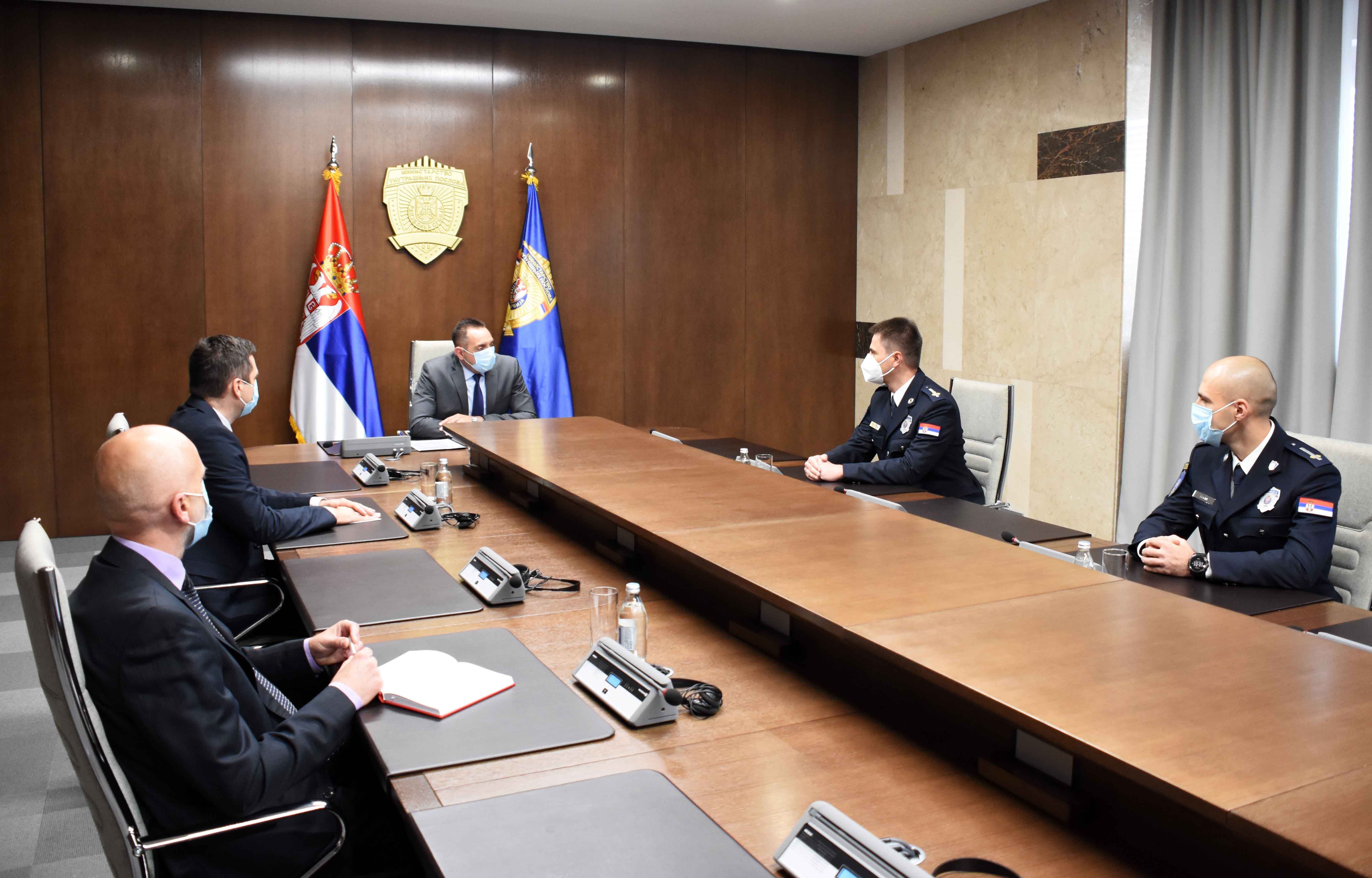 Ministar Vulin razgovarao sa pripadnicima policije koji će zameniti kolege u mirovnoj operaciji UN na Kipru