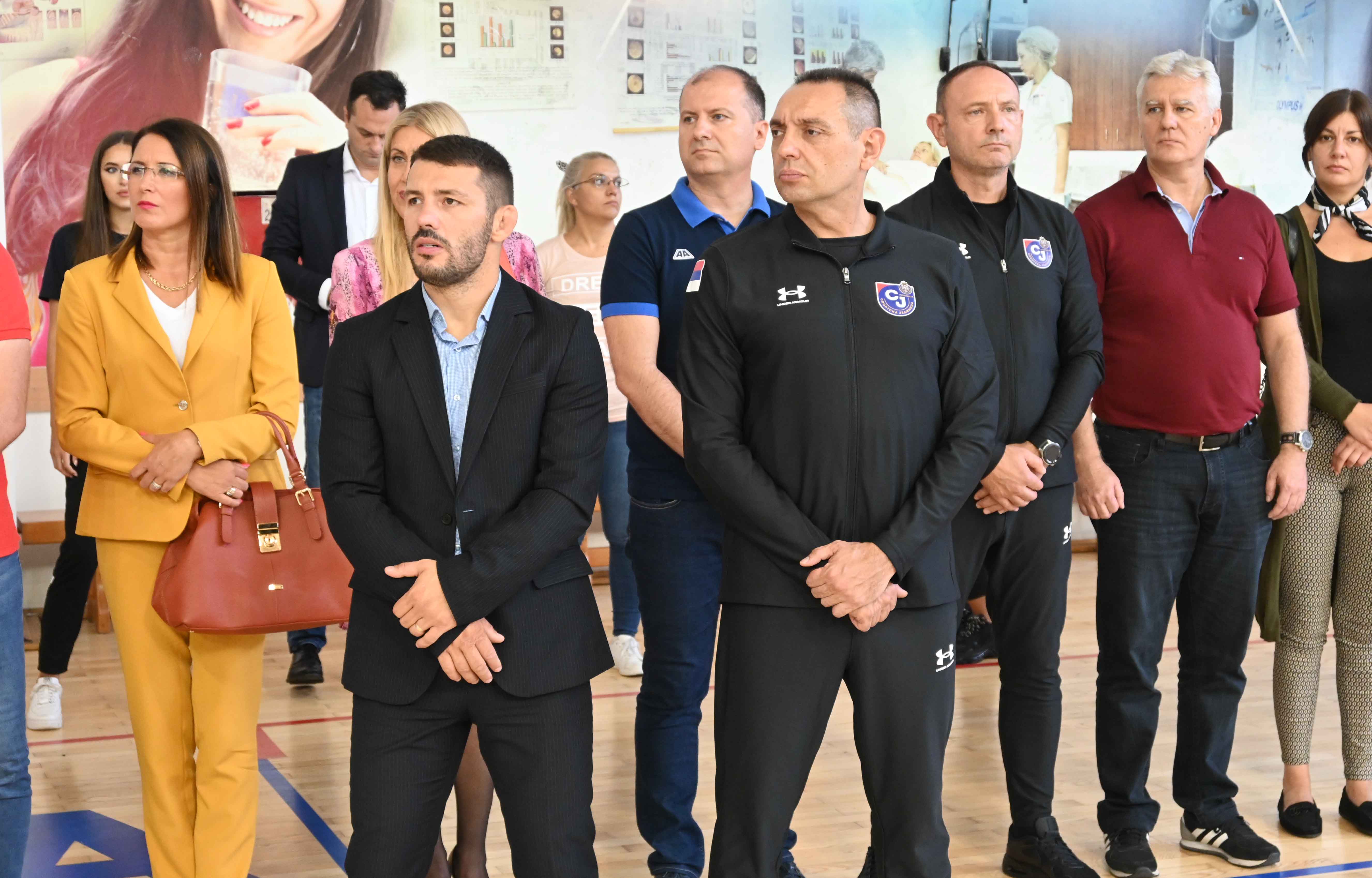Ministar Aleksandar Vulin prisustvovao je danas završnim utakmicama republičkog takmičenja „Sport u policiji 2022“
