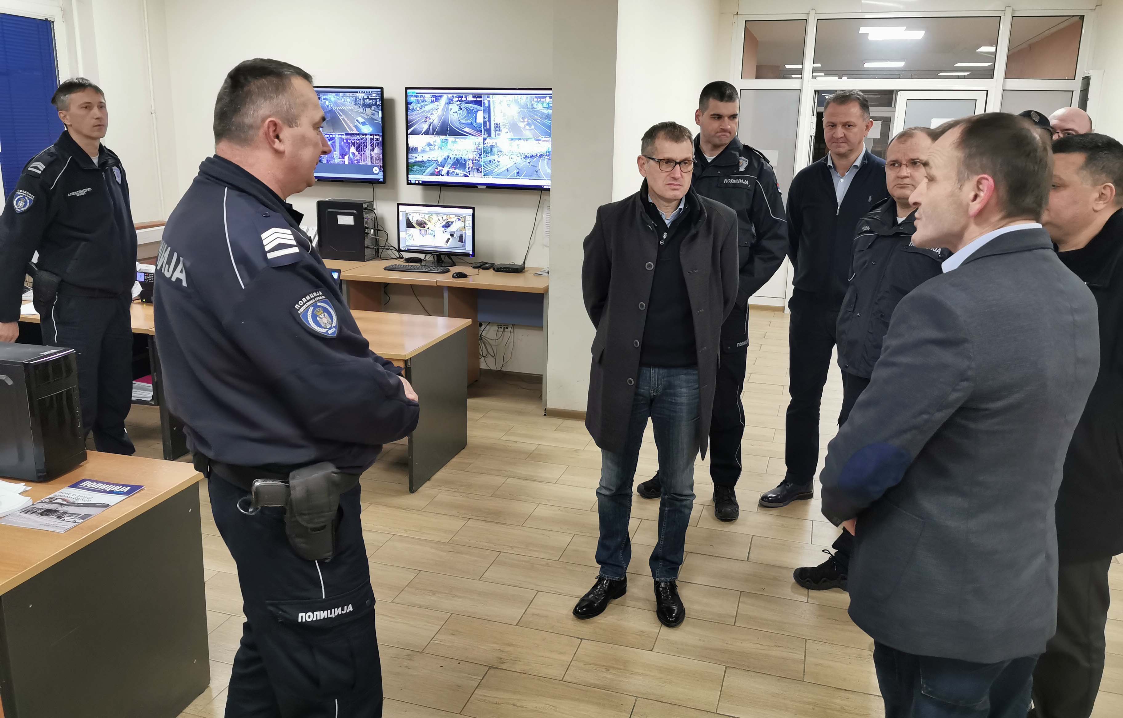 Direktor  Rebić posetio policijske službenike koji brinu o bezbednosti Beograđana i svih posetilaca glavnog grada u novogodišnjoj noći
