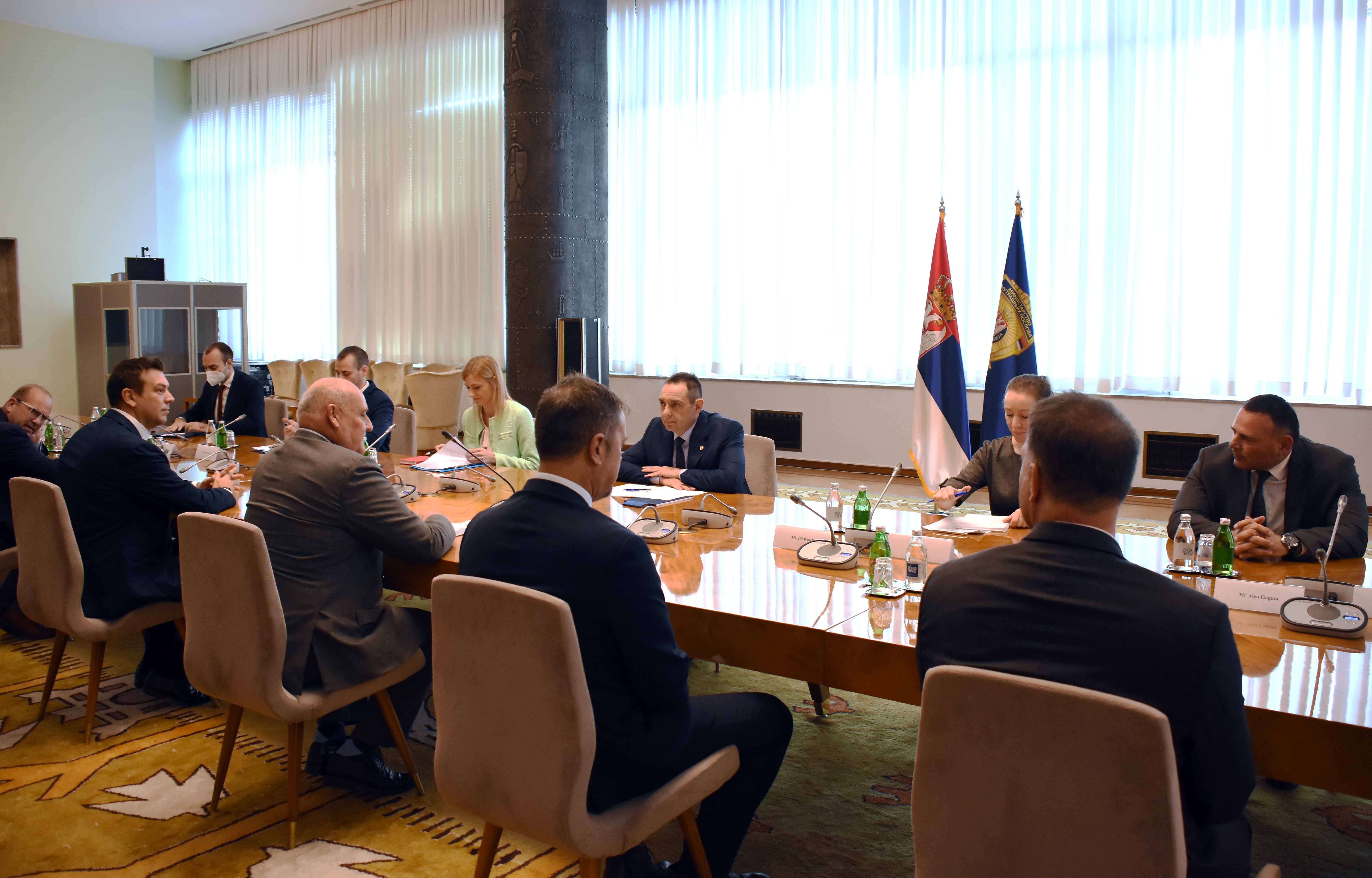 Ministar Vulin: Sporazum će doprineti uspostavlјanju međunarodnih standarda na beogradskom aerodromu