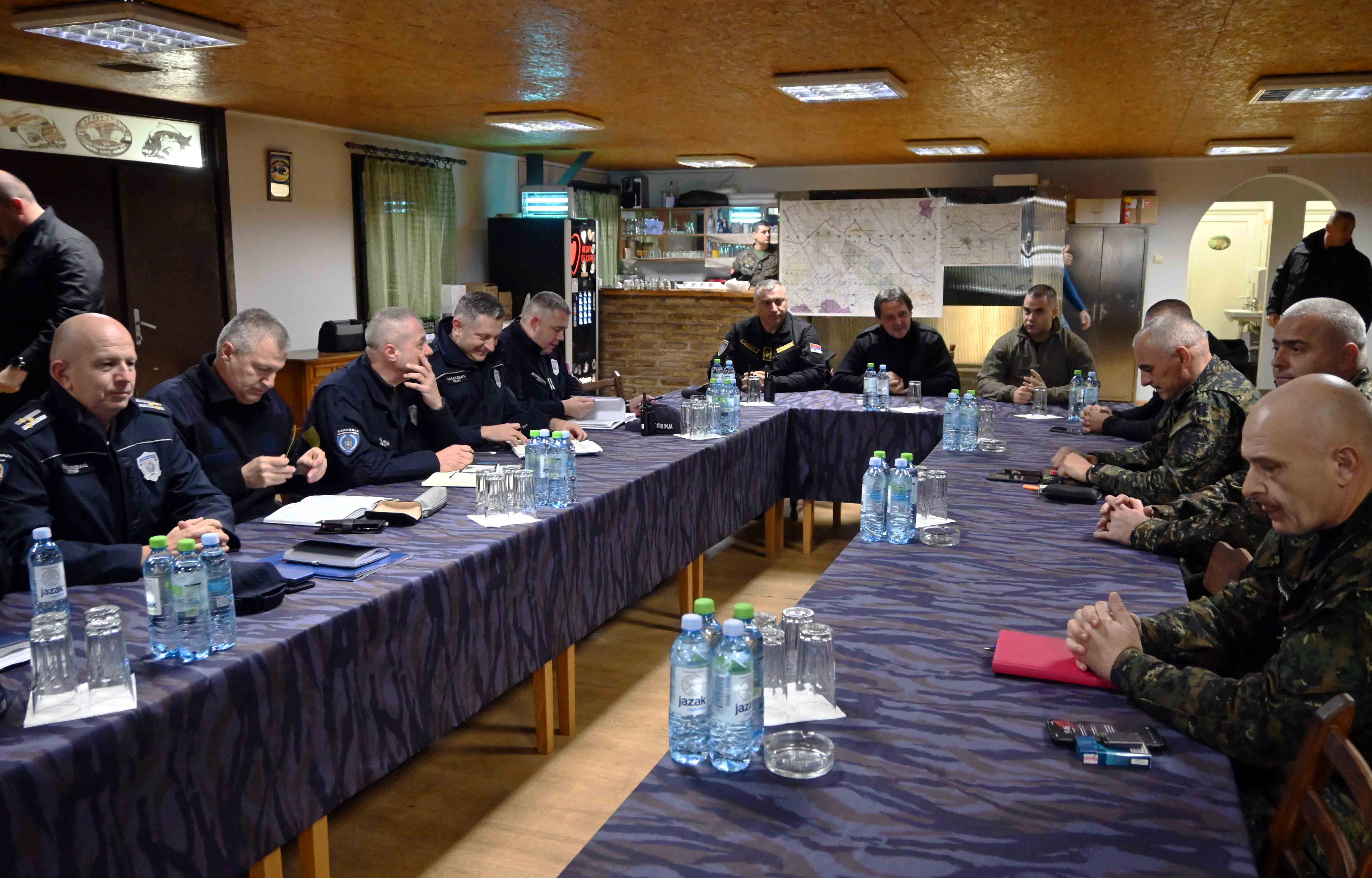Ministar unutrašnjih poslova Bratislav Gašić obišao noćas na Paliću pripadnike MUP-a angažovane na suzbijanju iregularnih migracija