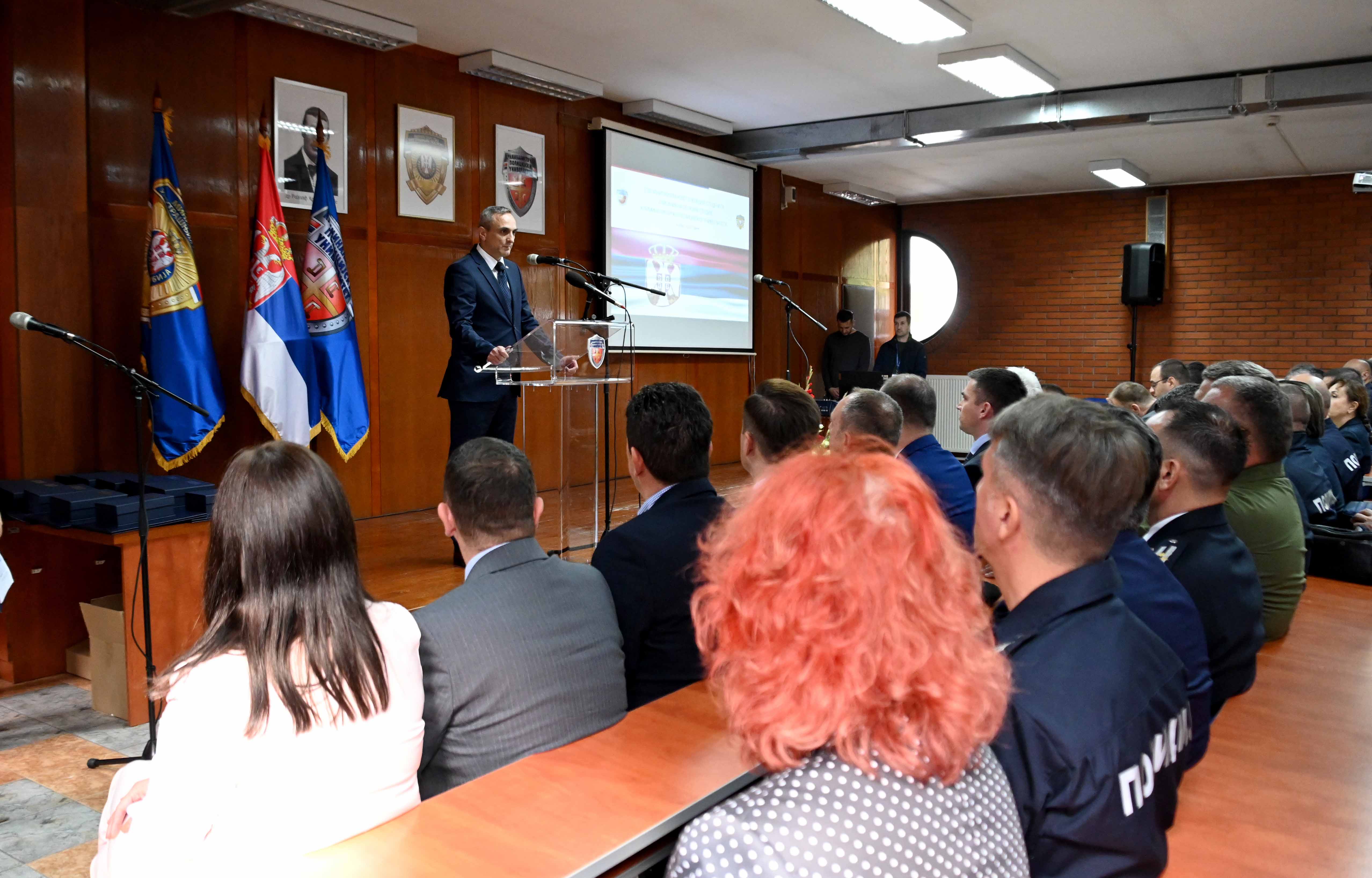 Министар унутрашњих послова Александар Вулин новим студентима KПУ: Ако можете Србију да волите више од себе, онда ћете трајати