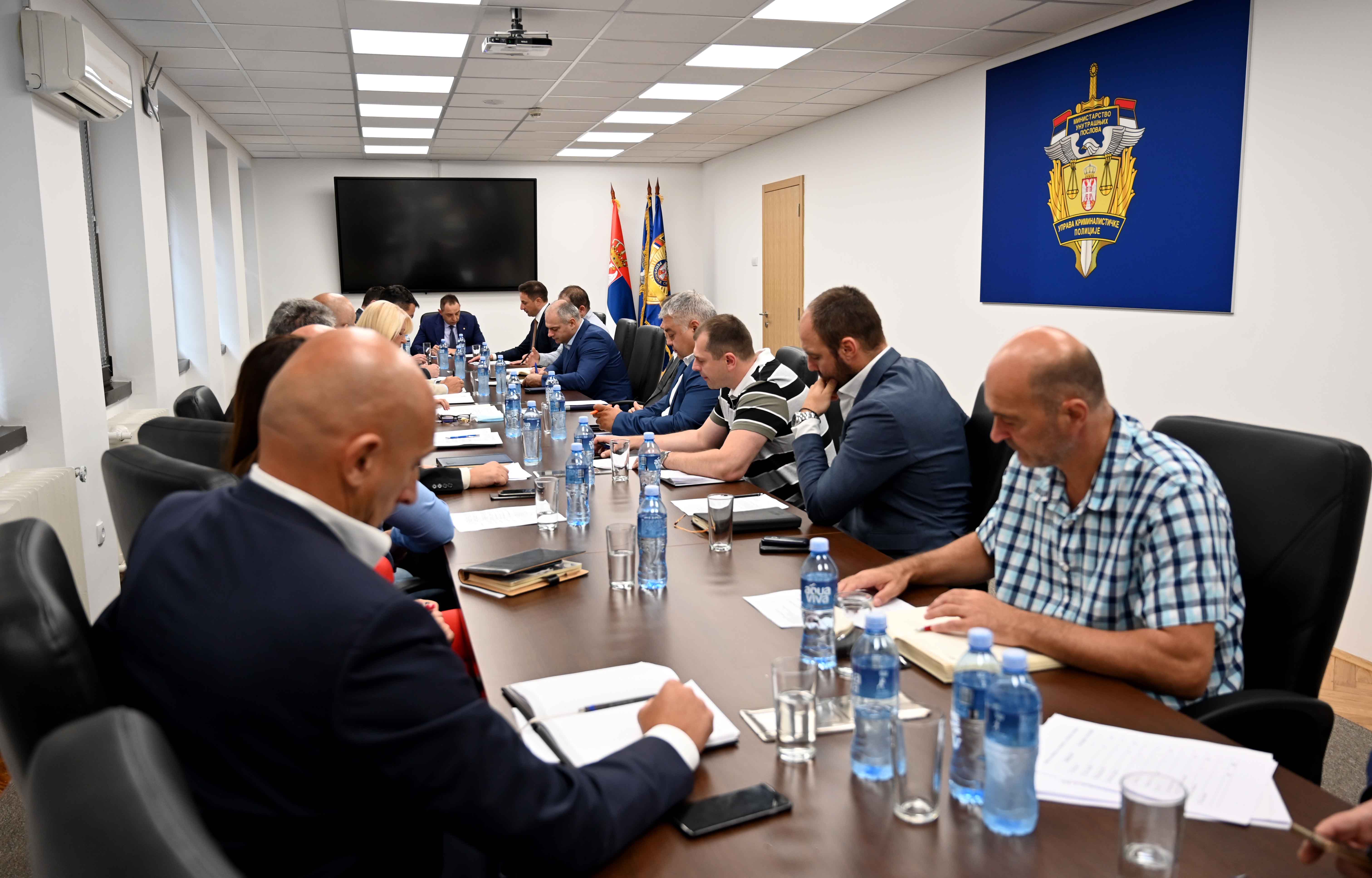 Министар Вулин честитао београдској полицији на брзом и ефикасном расветљавању случаја отмице у Београду