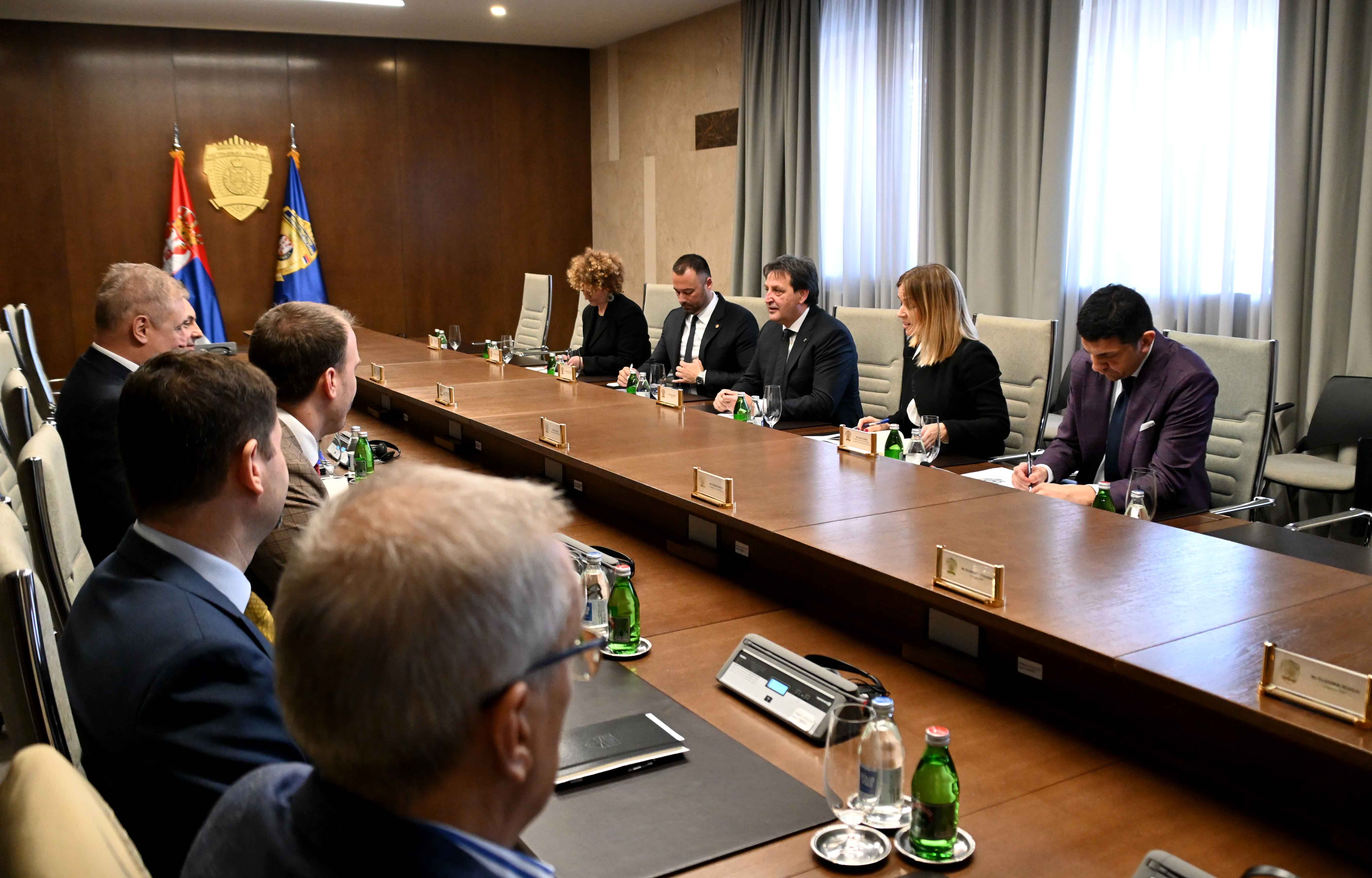 Ministar unutrašnjih poslova Bratislav Gašić sastao se sa predstavnicima američkih kompanija