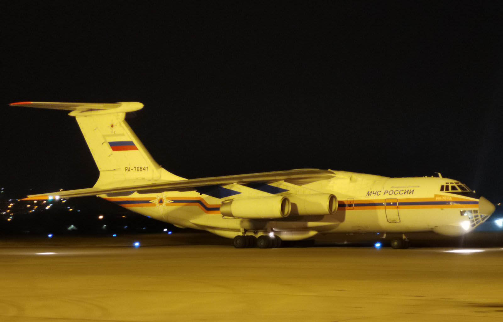 Na niški aerodrom „Konstantin Veliki“ večeras je sleteo avion-tanker „ilјušin 76“