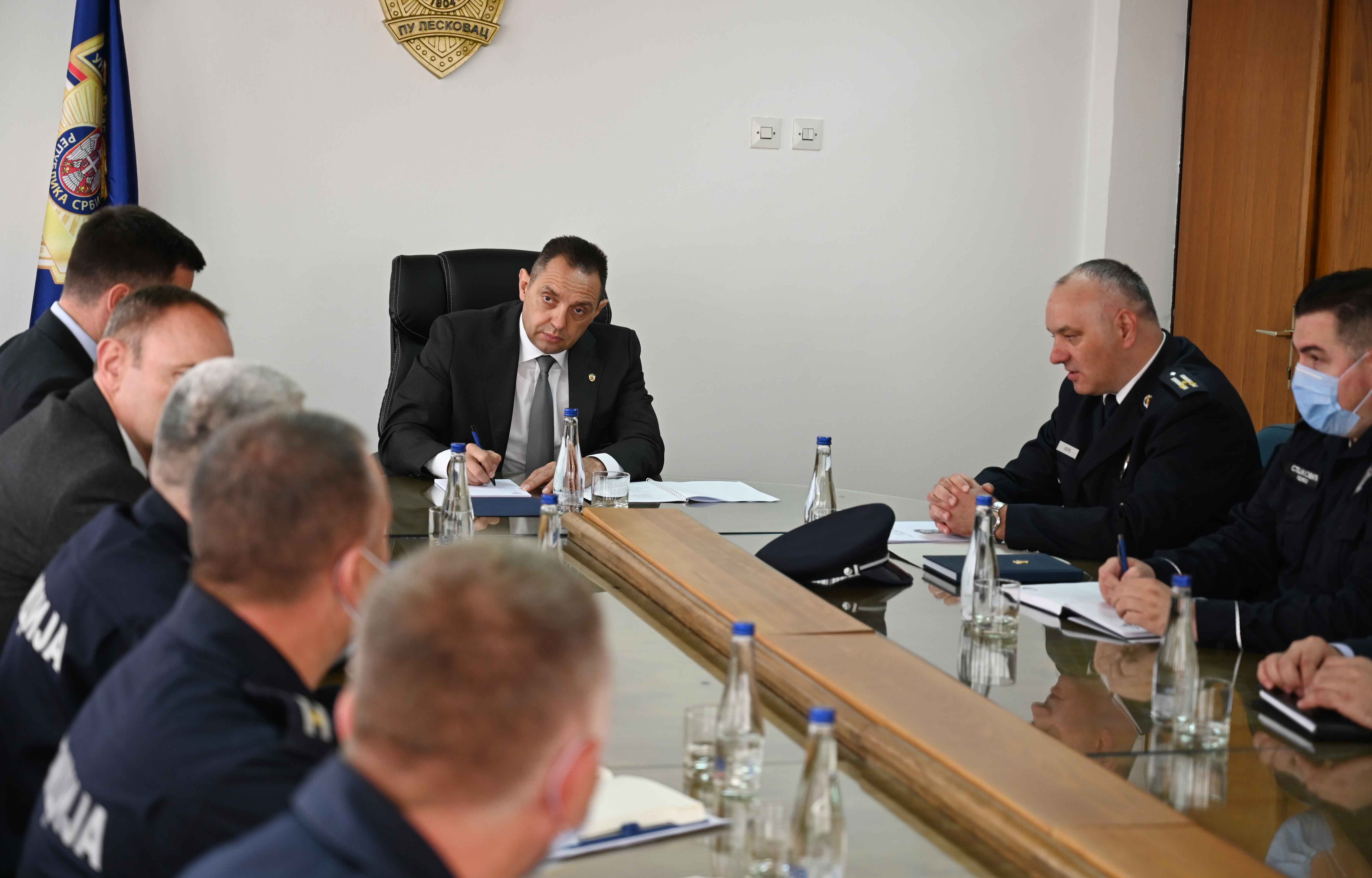 Министар Вулин у посети ПУ Лесковац: Од сваке полицијске управе очекујем још интензивнији обрачун са уличним криминалом