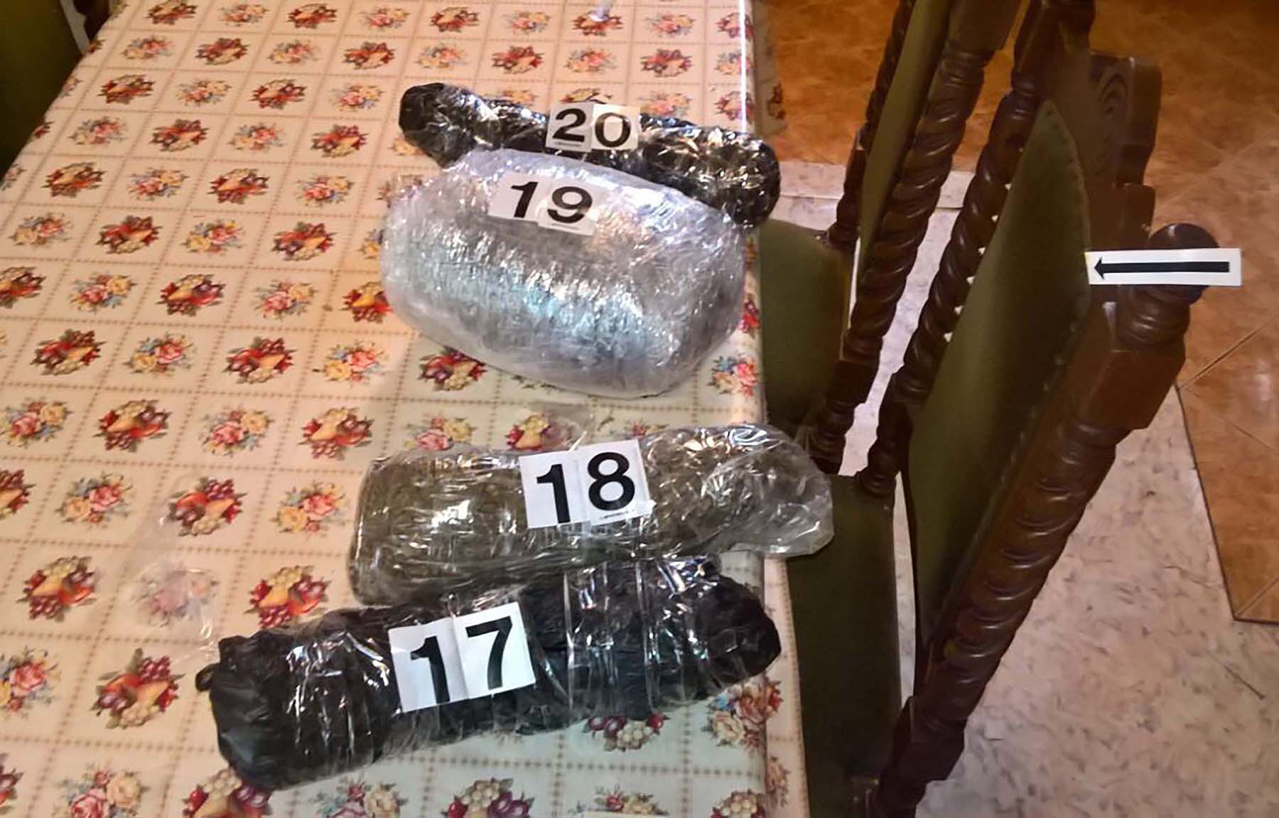 Полиција пронашла 20 пакета марихуане у викендици у околини Александровца