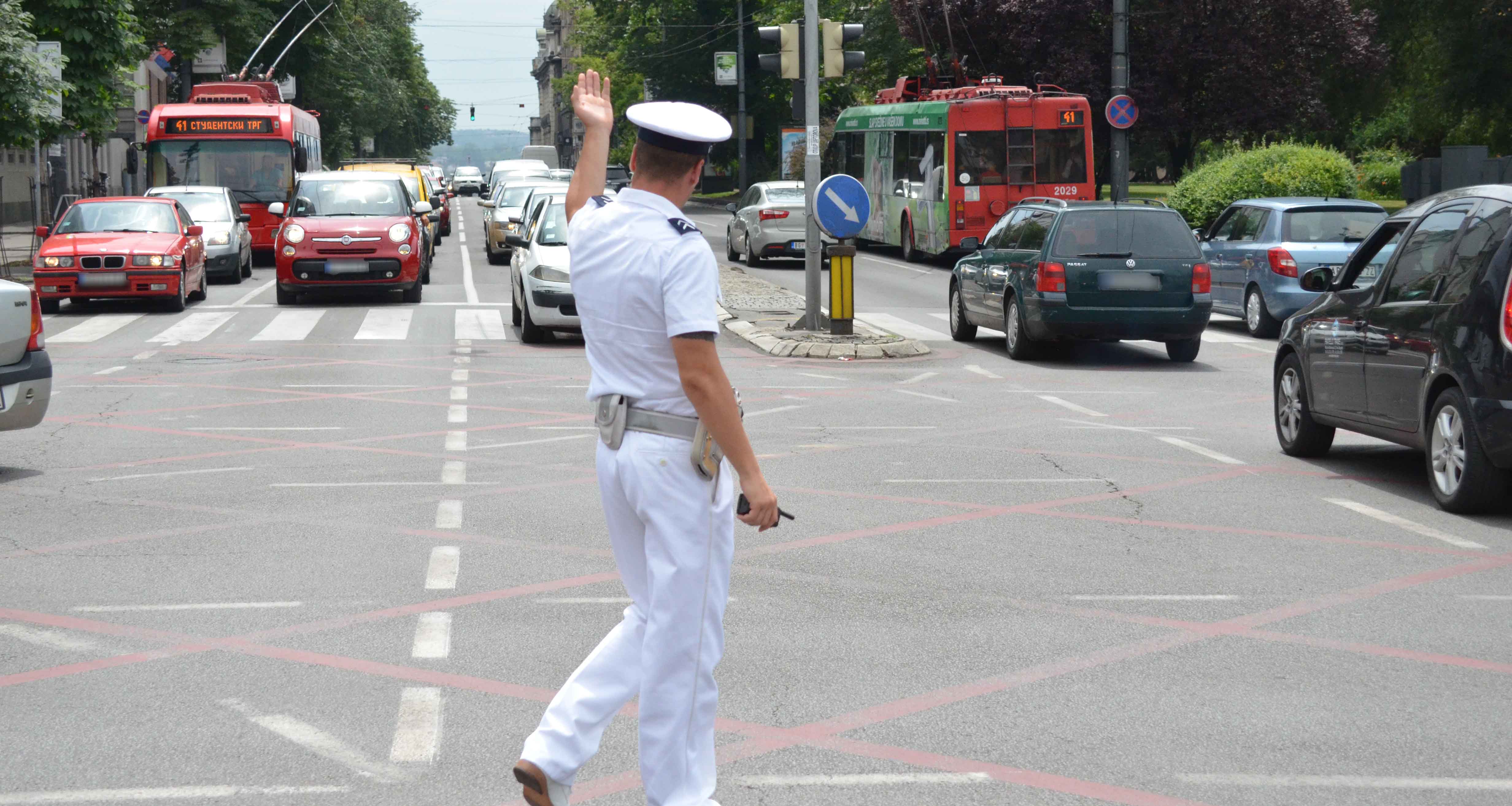 Беле униформе поново на београдским улицама