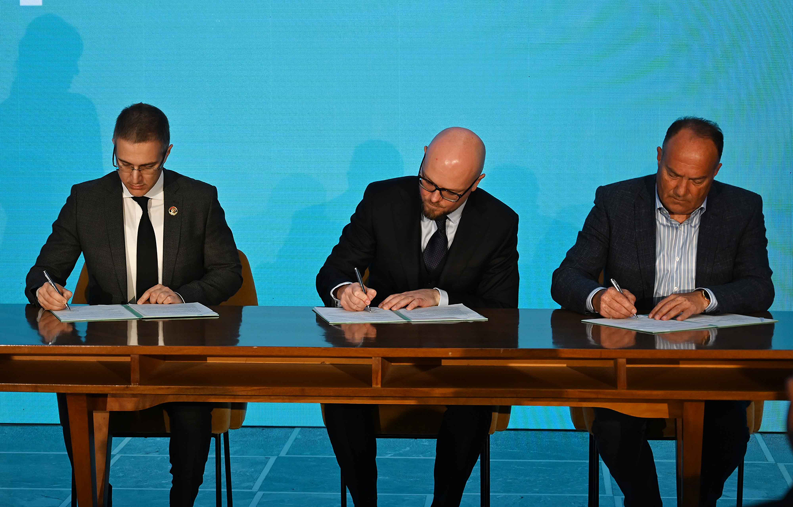 Стефановић, Шарчевић и Тјурдењев потписали Меморандум о сарадњи у оквиру програма „Заједници заједно 2020“