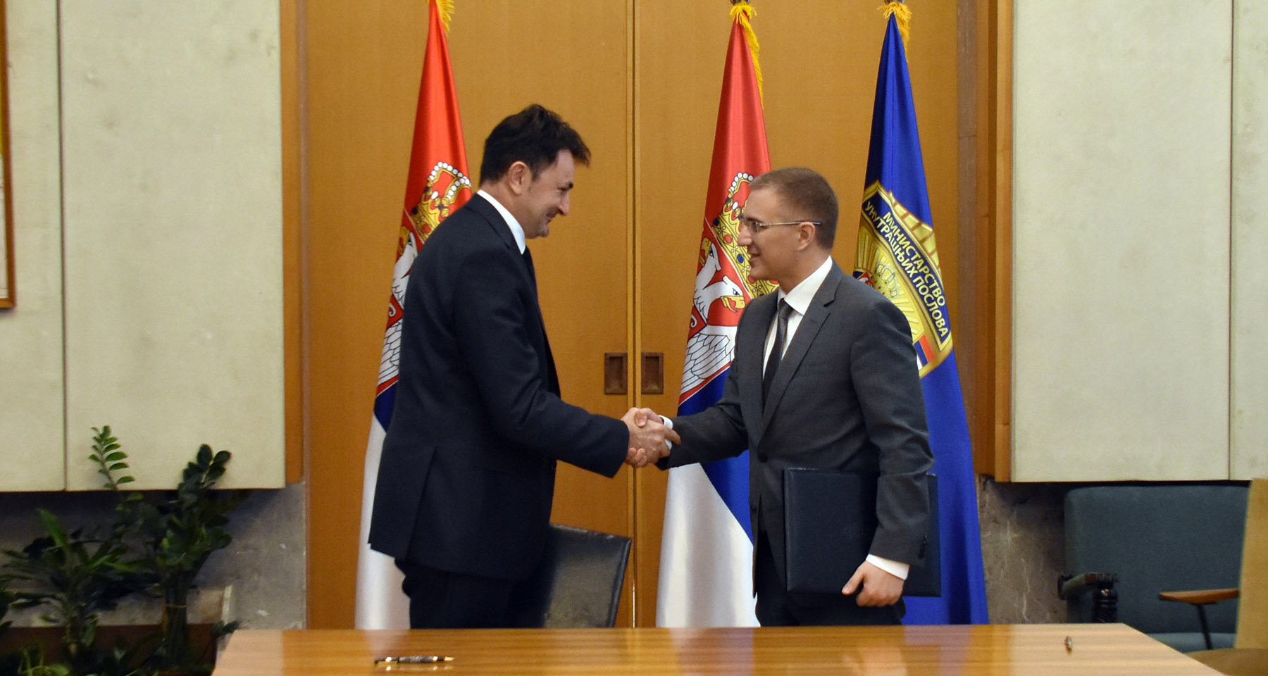 Стефановић и Ћулибрк потписали Протокол о сарадњи између МУП-а и „Телекома Србија“