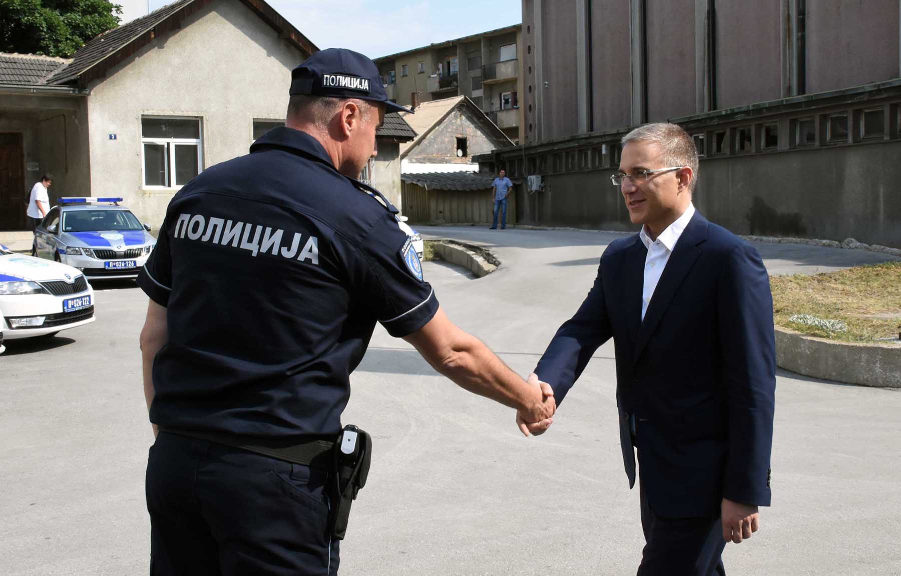 Stefanović prilikom posete Boru iskazao zadovolјstvo rezultatima rada policijskih službenika
