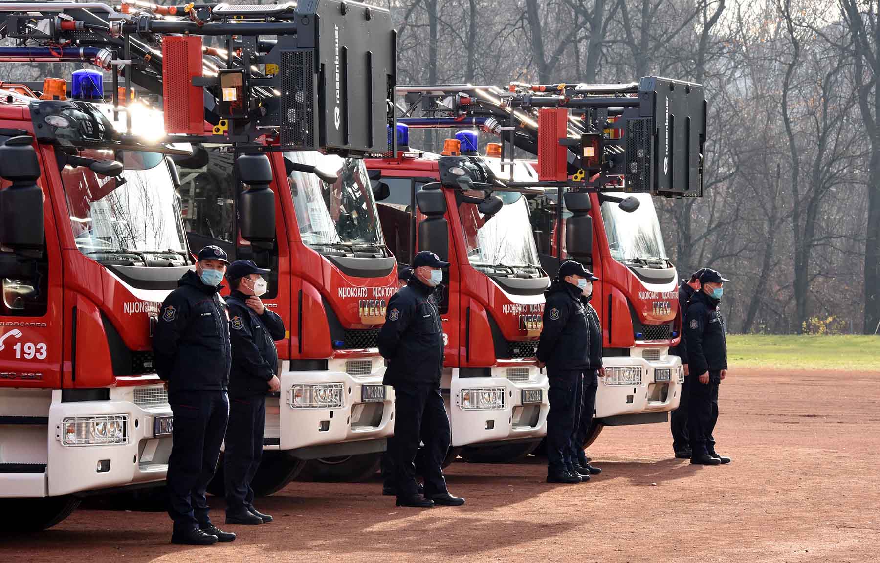 SVS bogatiji za 10 novih vatrogasno-spasilačkih autocisterni i pet automehaničkih lestvi