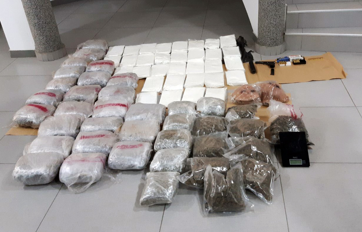 Ухапшена два нарко-дилера, заплењено 67 килограма дроге